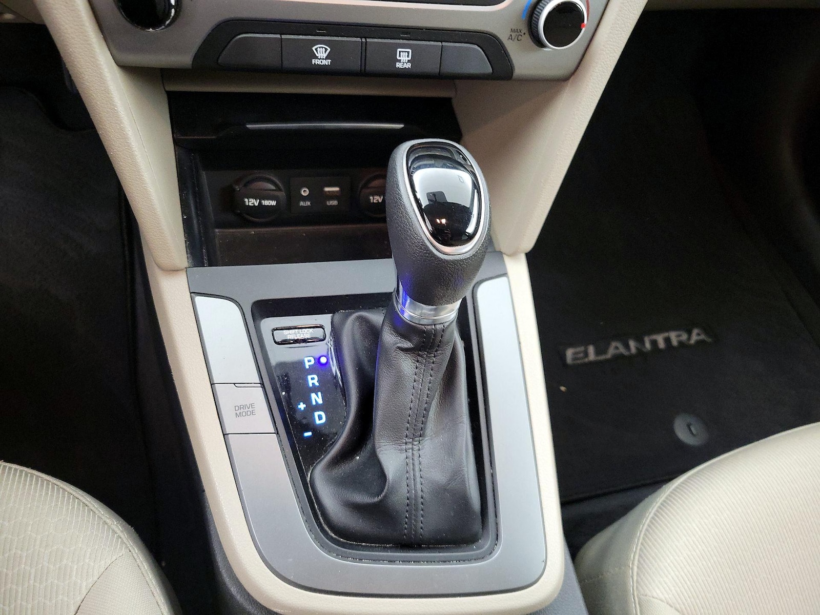 2017 Hyundai Elantra SE - Photo 18