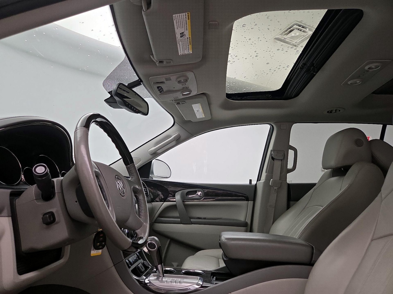 Sunroof(s) & Overhead Airbags