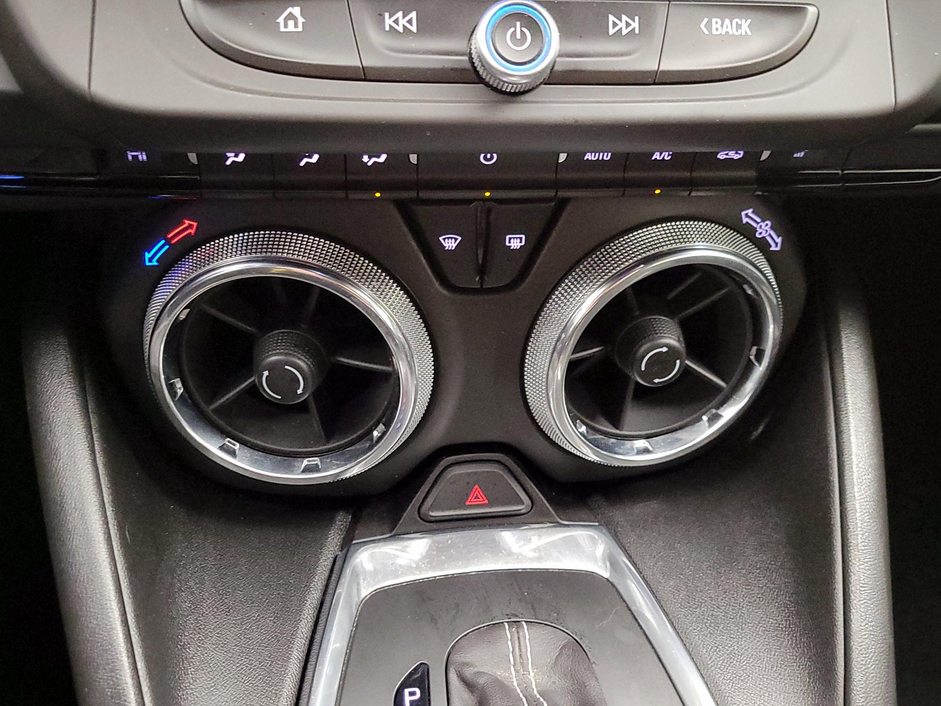 Thumbnail: 2018 Chevrolet Camaro - 16