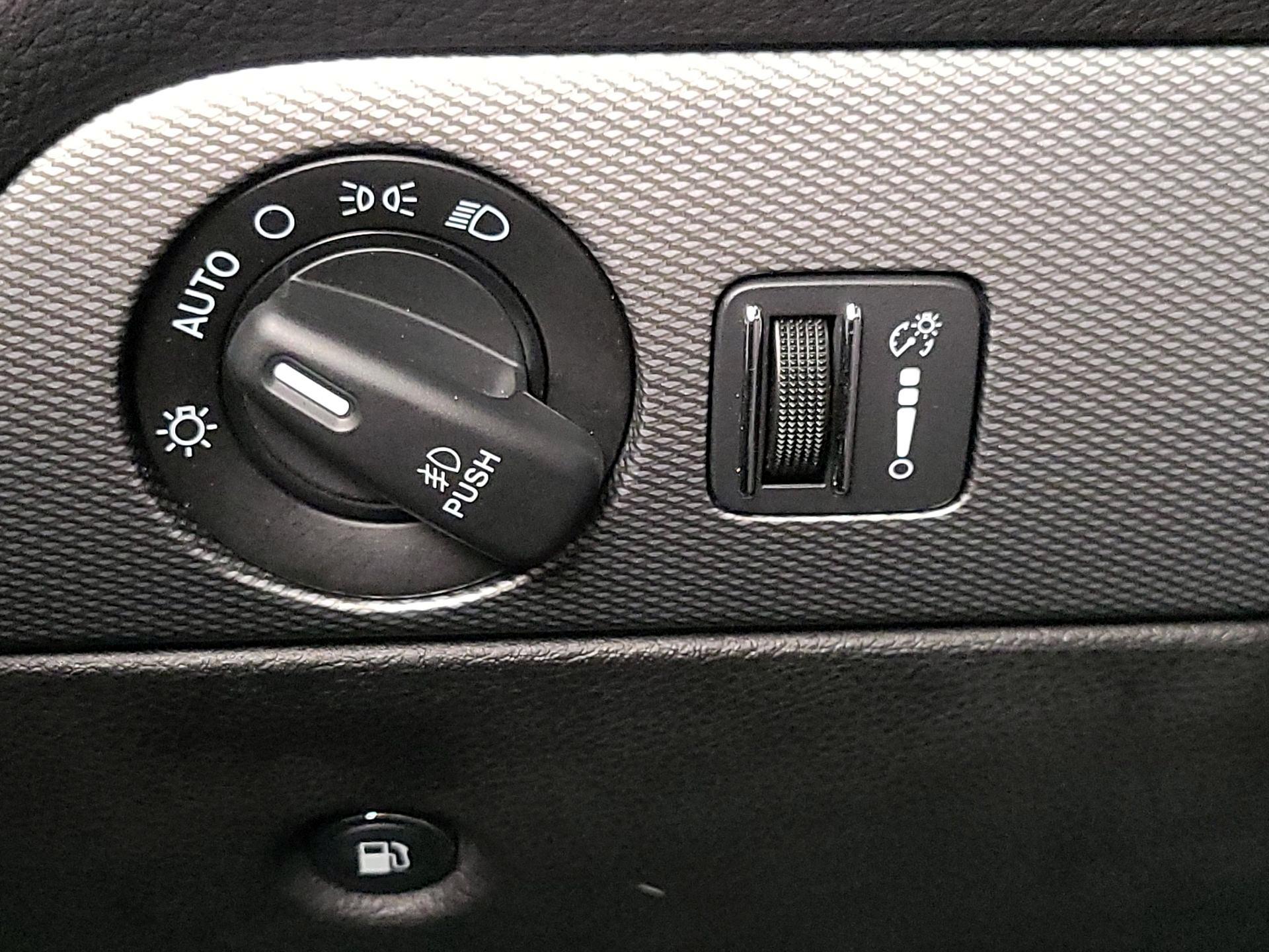 Thumbnail: 2019 Dodge Durango - 13