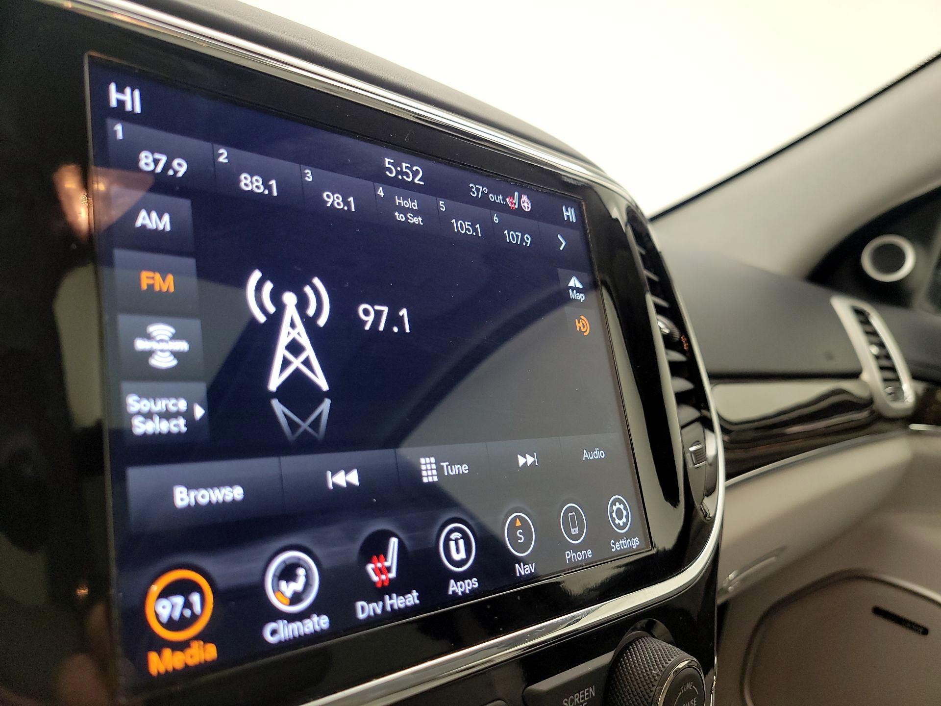 Thumbnail: 2021 Jeep Grand Cherokee - 16