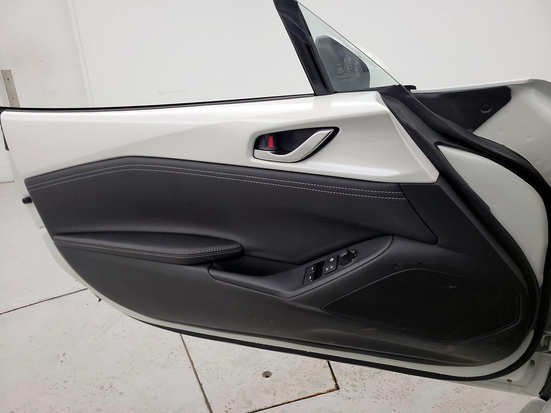 Thumbnail: 2023 Mazda MX-5 Miata - 12