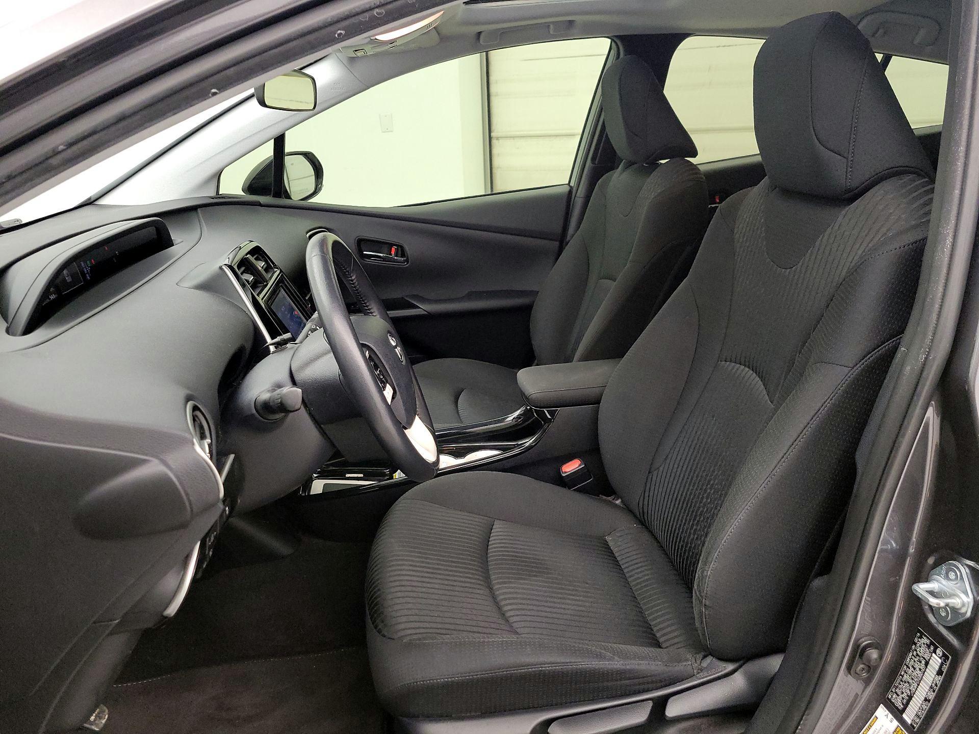 Thumbnail: 2016 Toyota Prius - 11