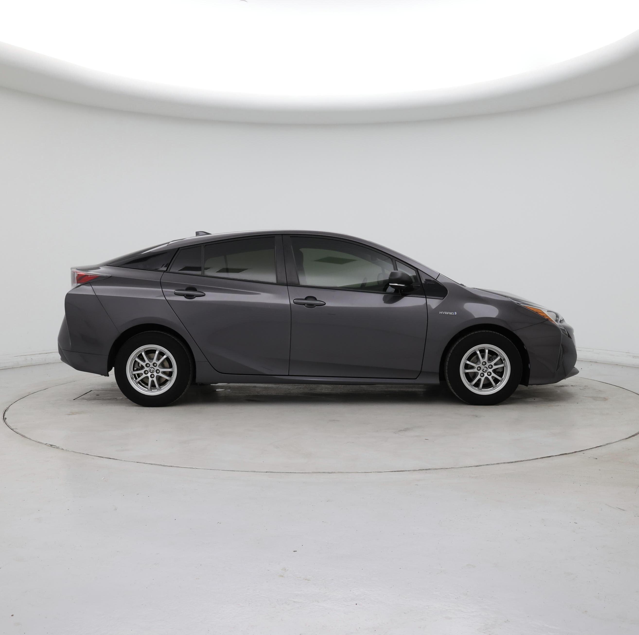 Thumbnail: 2016 Toyota Prius - 7