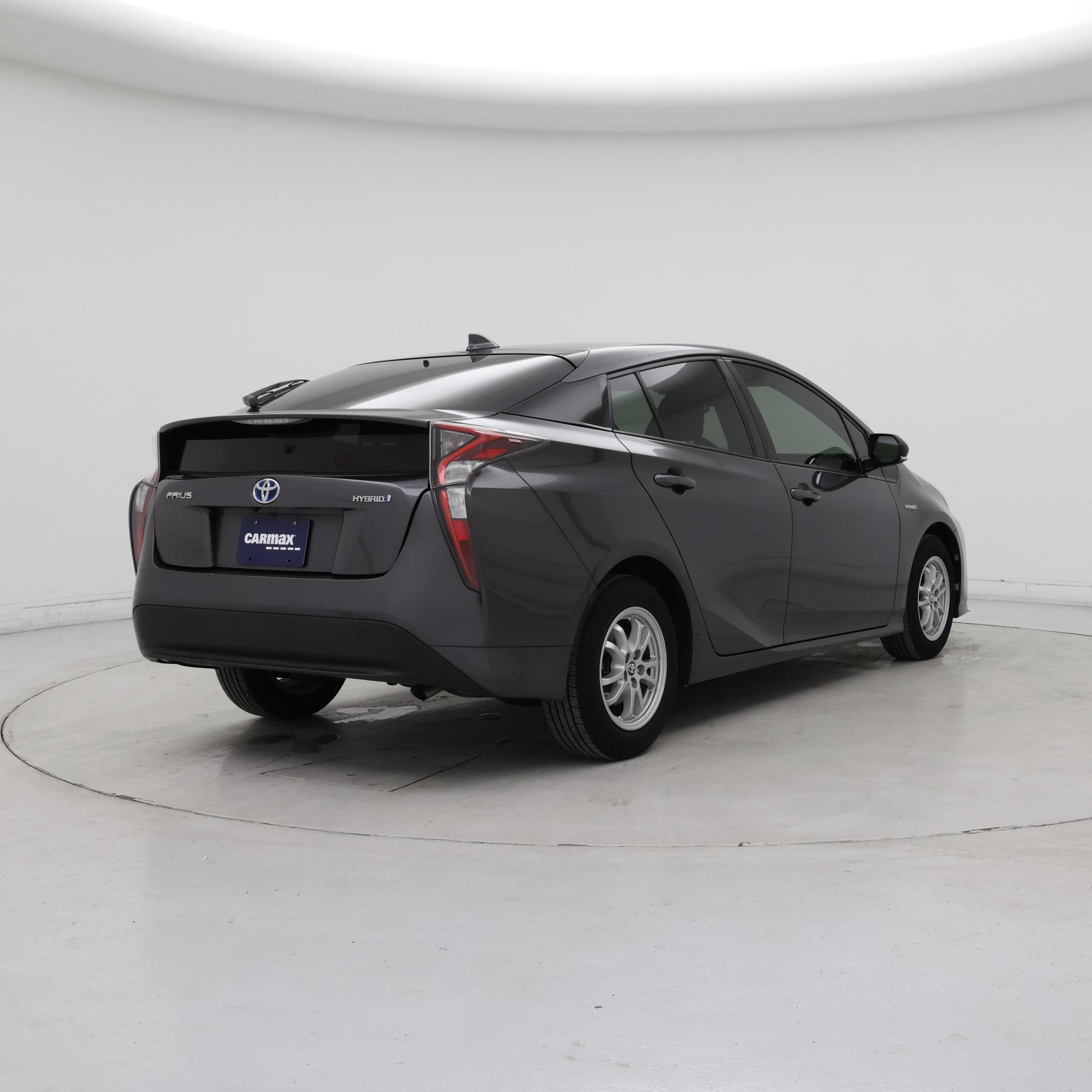 Thumbnail: 2016 Toyota Prius - 8