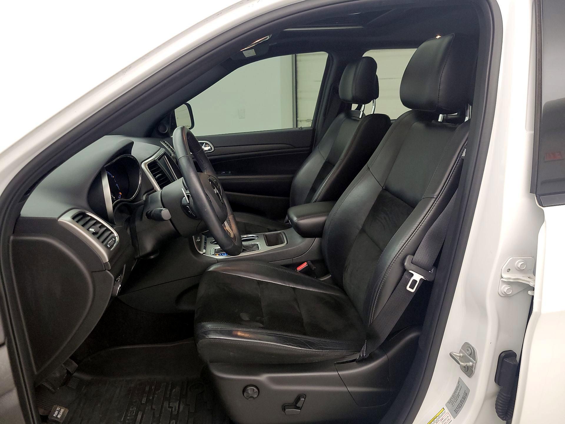 Thumbnail: 2017 Jeep Grand Cherokee - 11