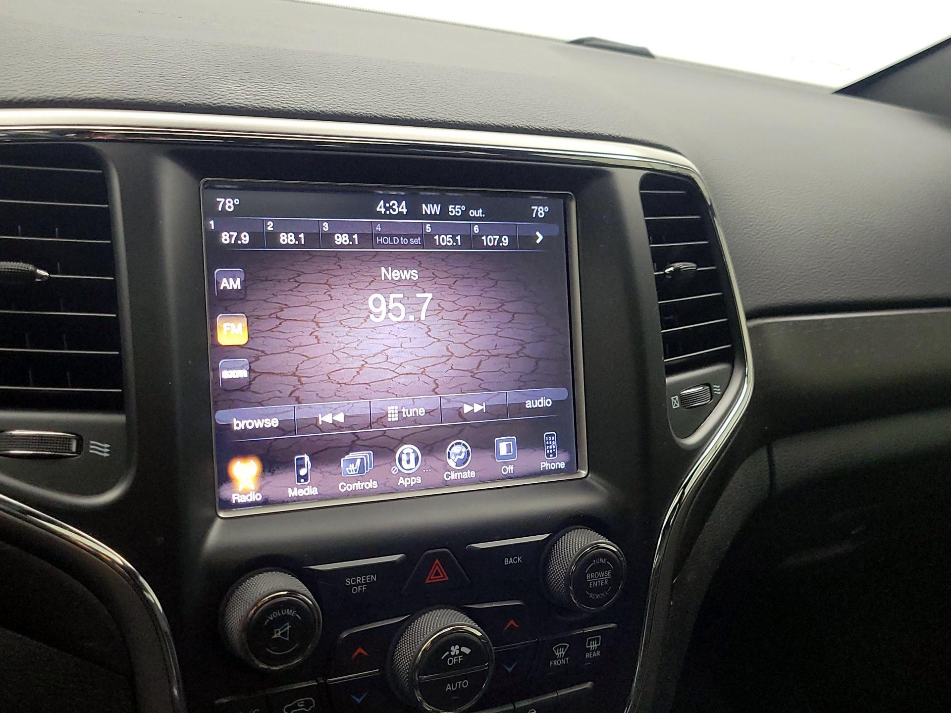 Thumbnail: 2017 Jeep Grand Cherokee - 15