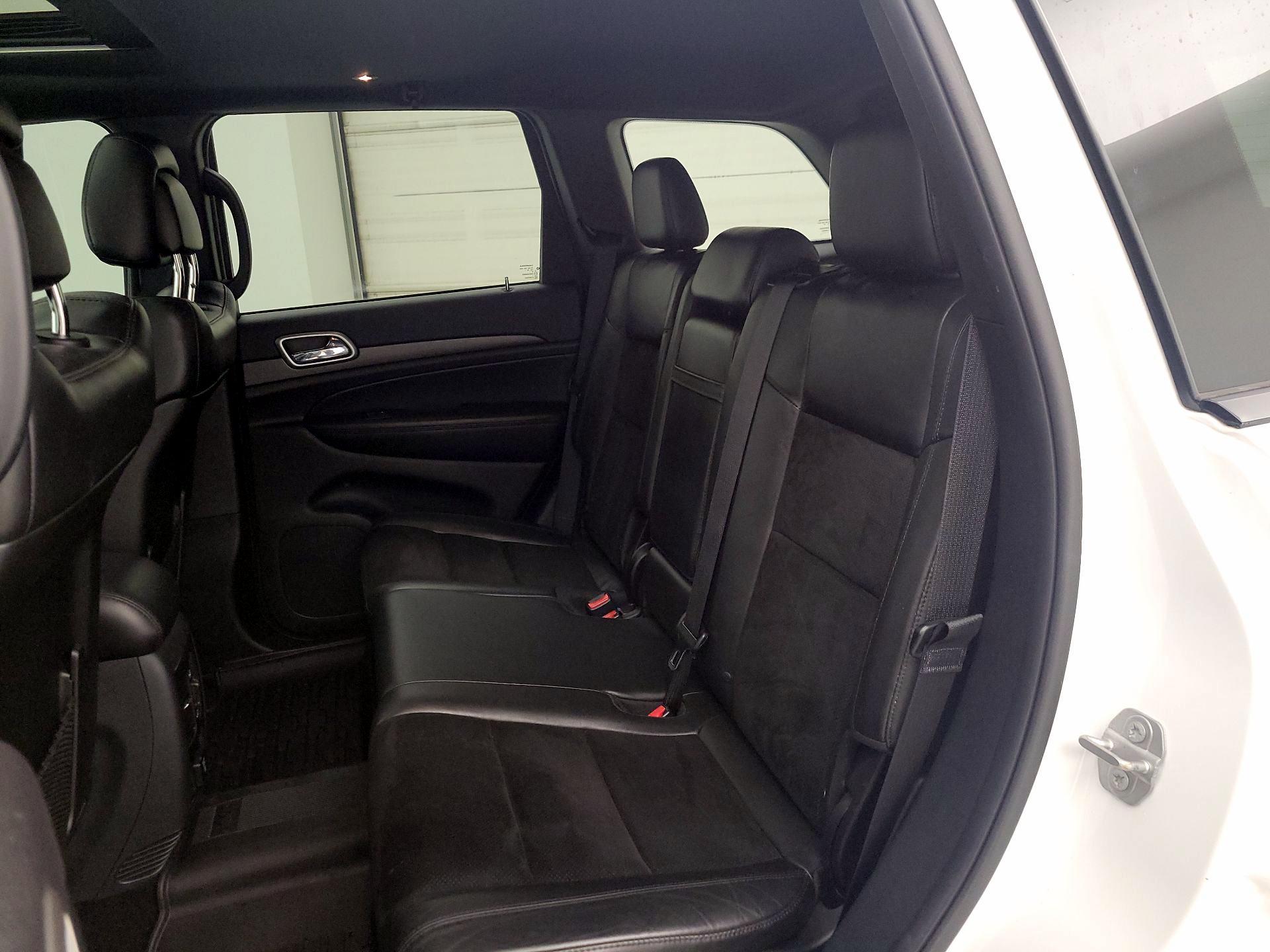 Thumbnail: 2017 Jeep Grand Cherokee - 20