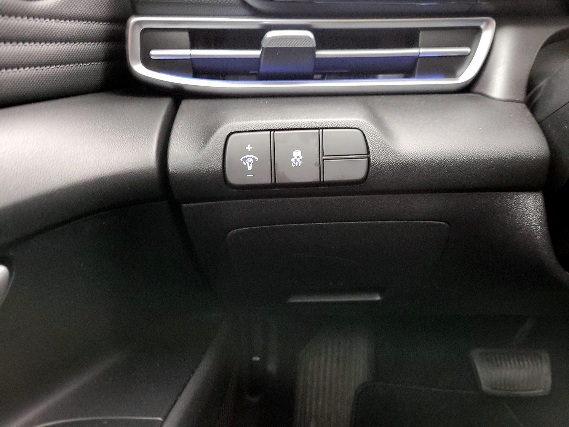 Thumbnail: 2024 Hyundai Elantra - 13