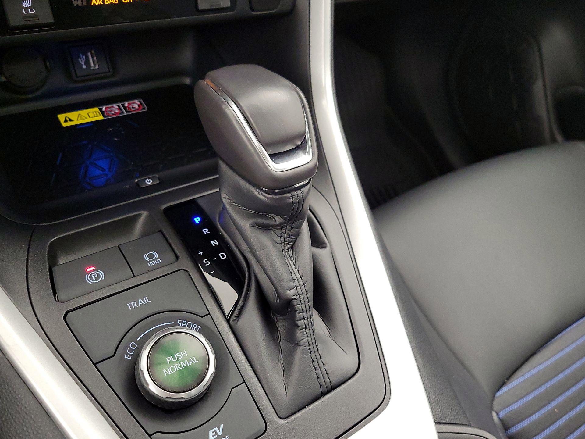 Thumbnail: 2024 Toyota RAV4 - 17