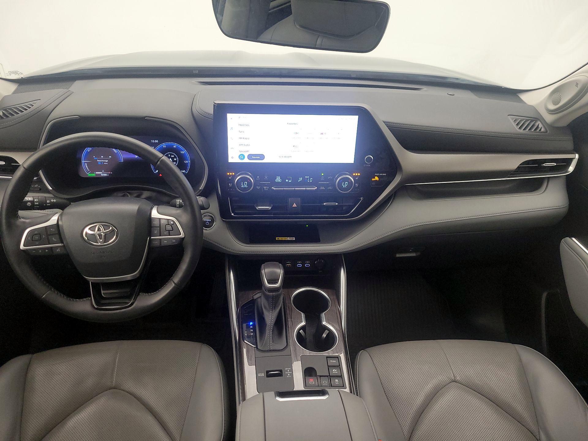 Thumbnail: 2023 Toyota Highlander - 9