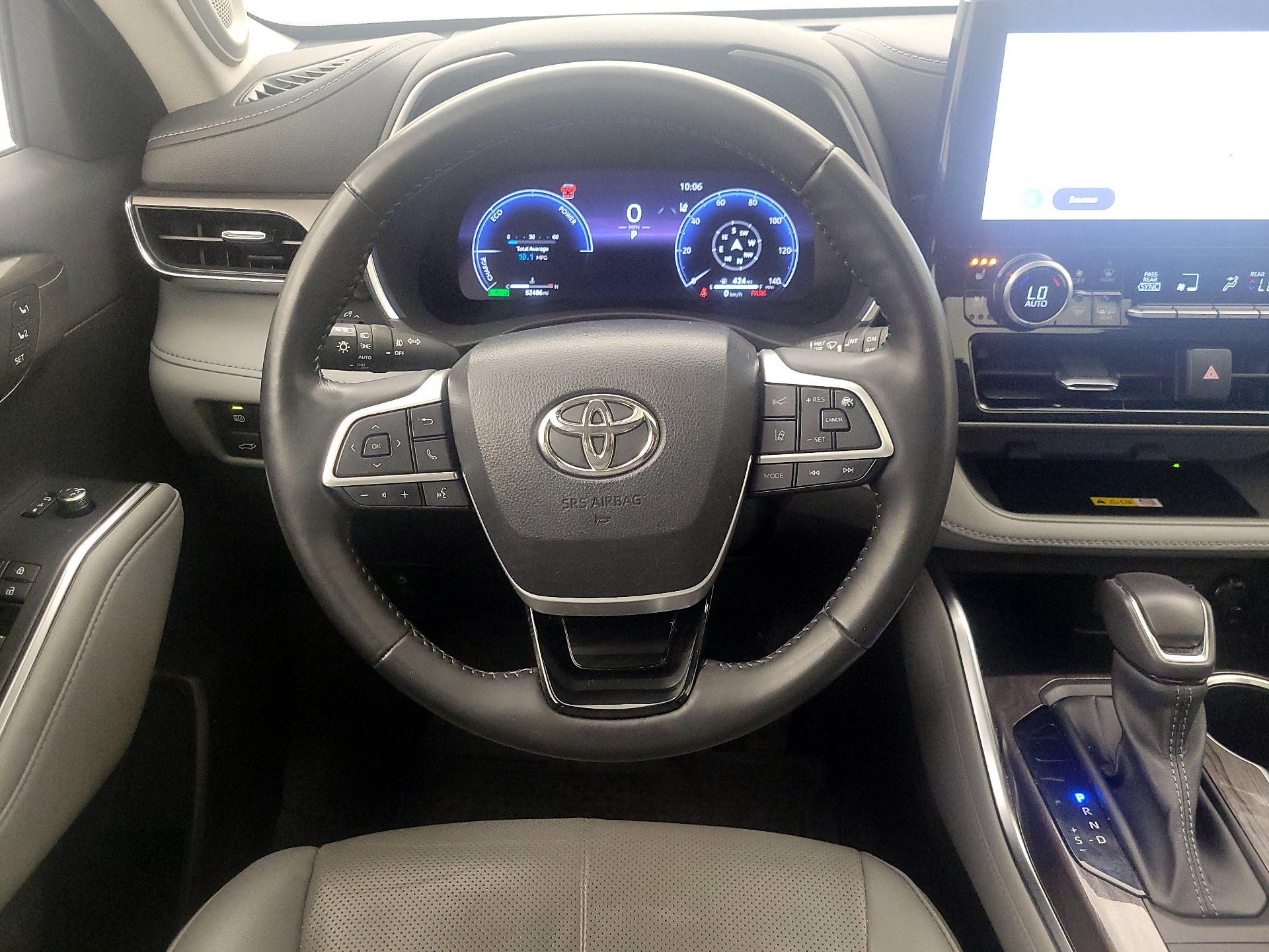 Thumbnail: 2023 Toyota Highlander - 10