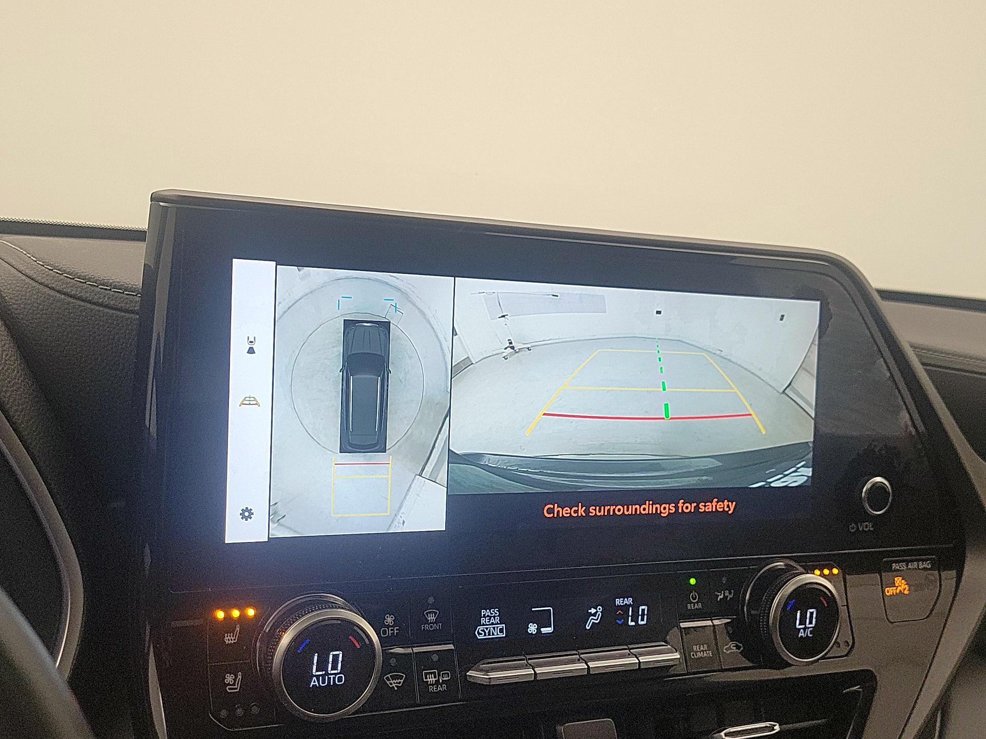 Thumbnail: 2023 Toyota Highlander - 14