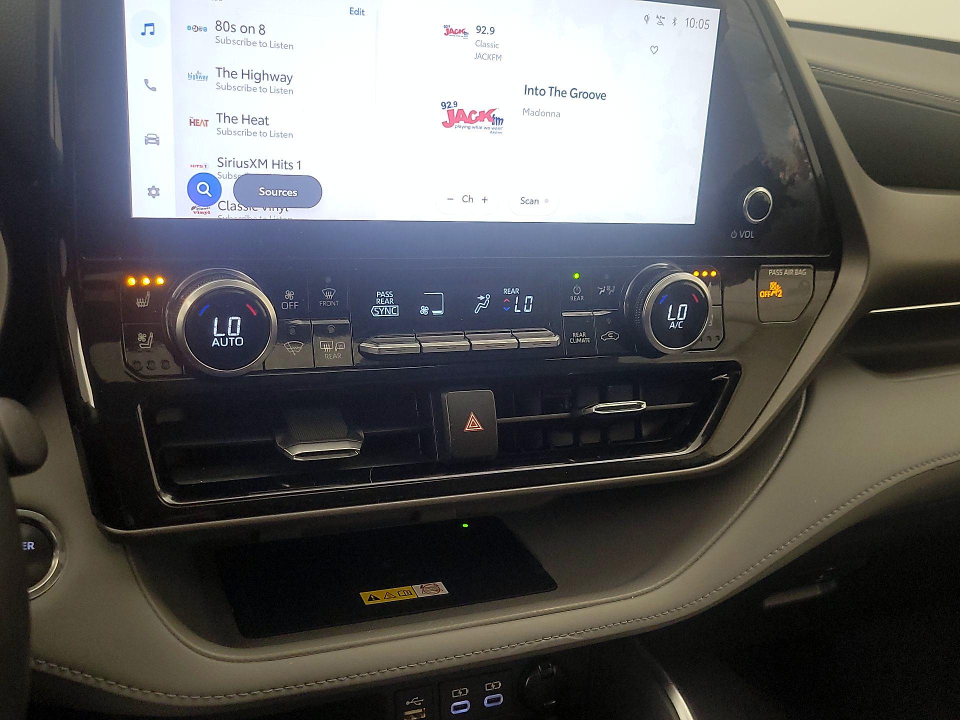 Thumbnail: 2023 Toyota Highlander - 16