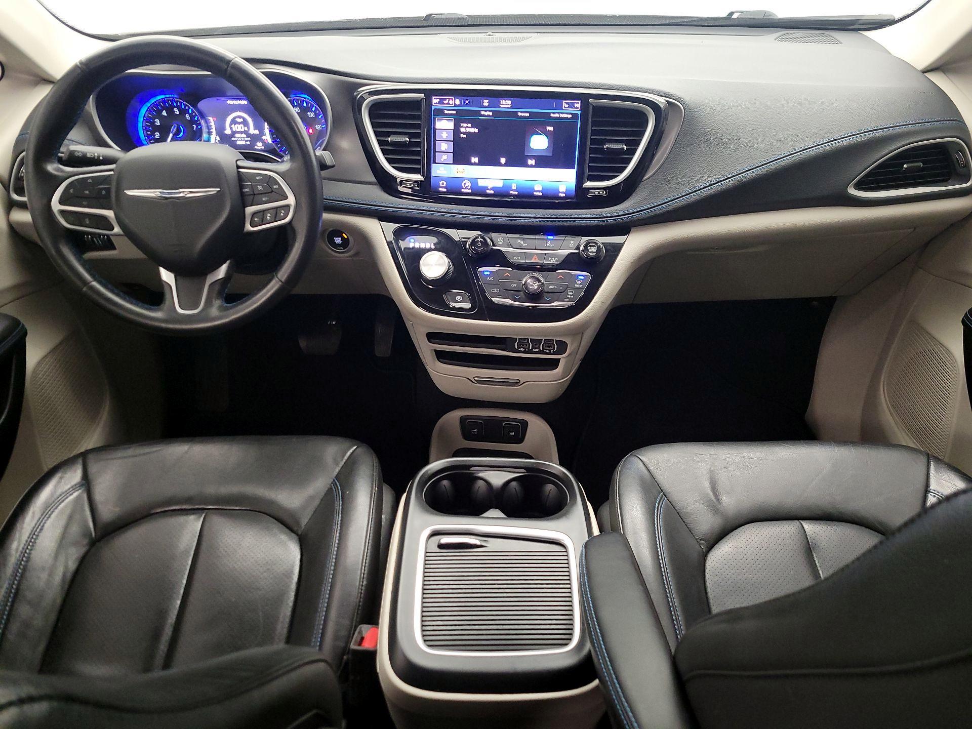 Thumbnail: 2021 Chrysler Pacifica - 9