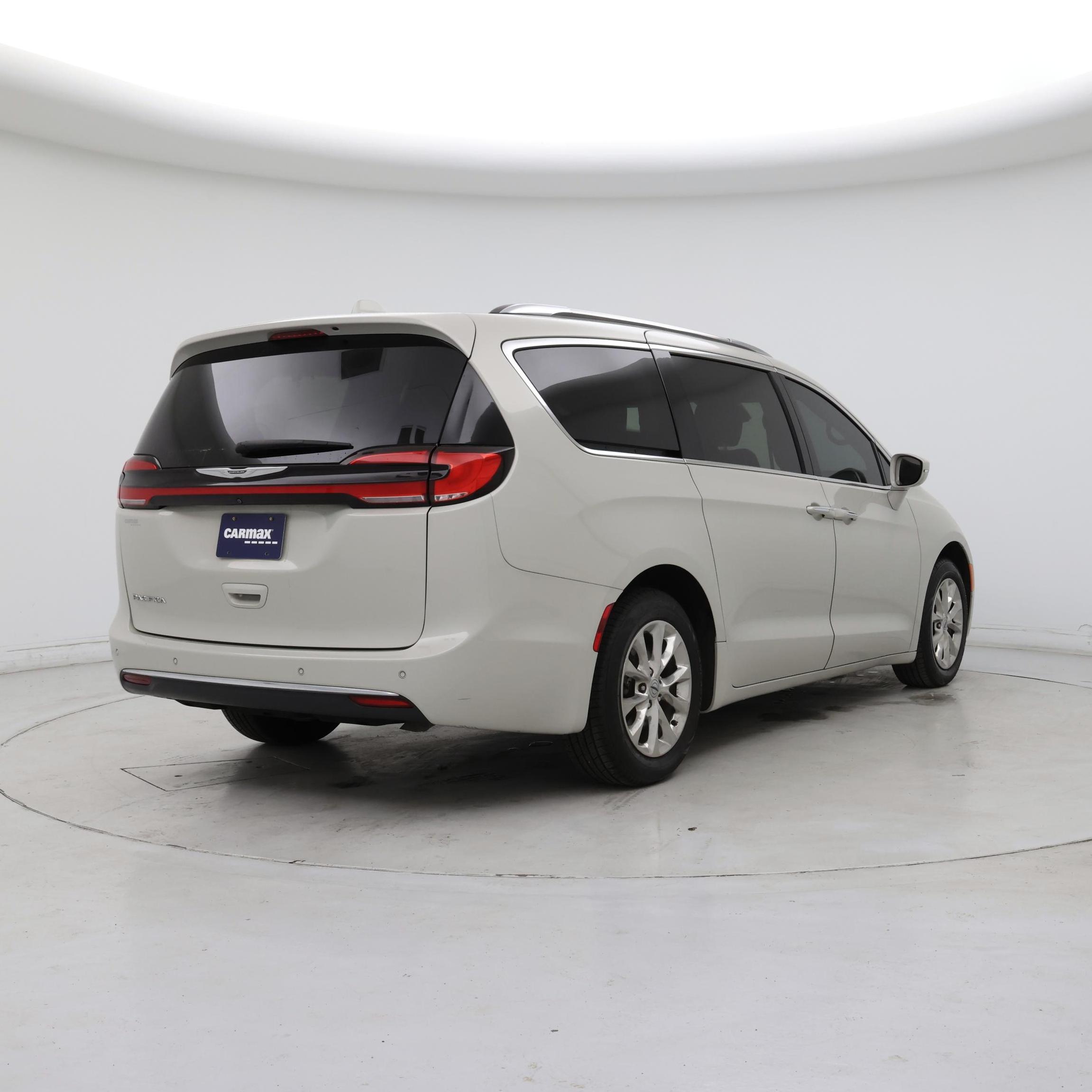 Thumbnail: 2021 Chrysler Pacifica - 8