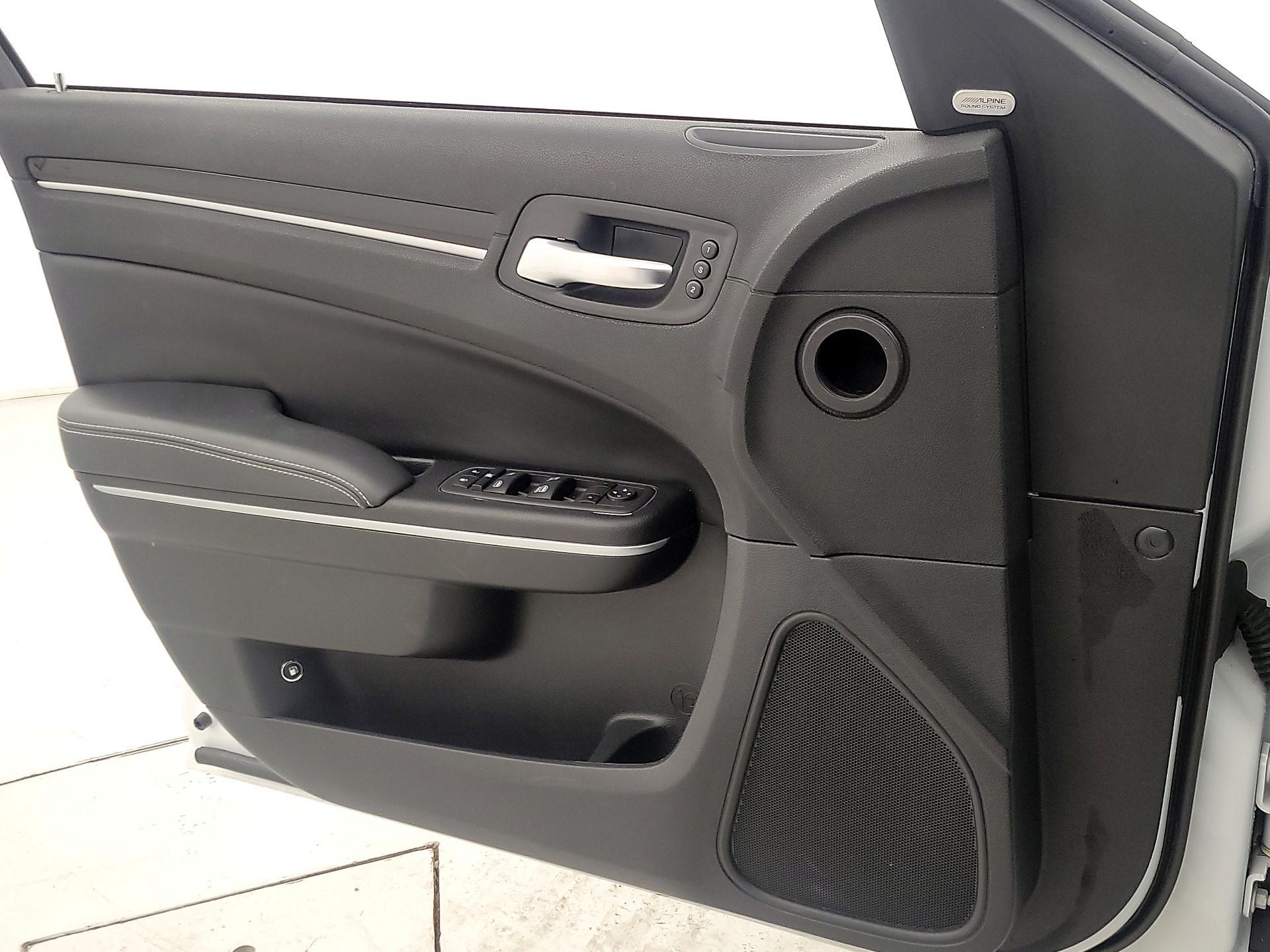 Thumbnail: 2023 Chrysler 300 - 12