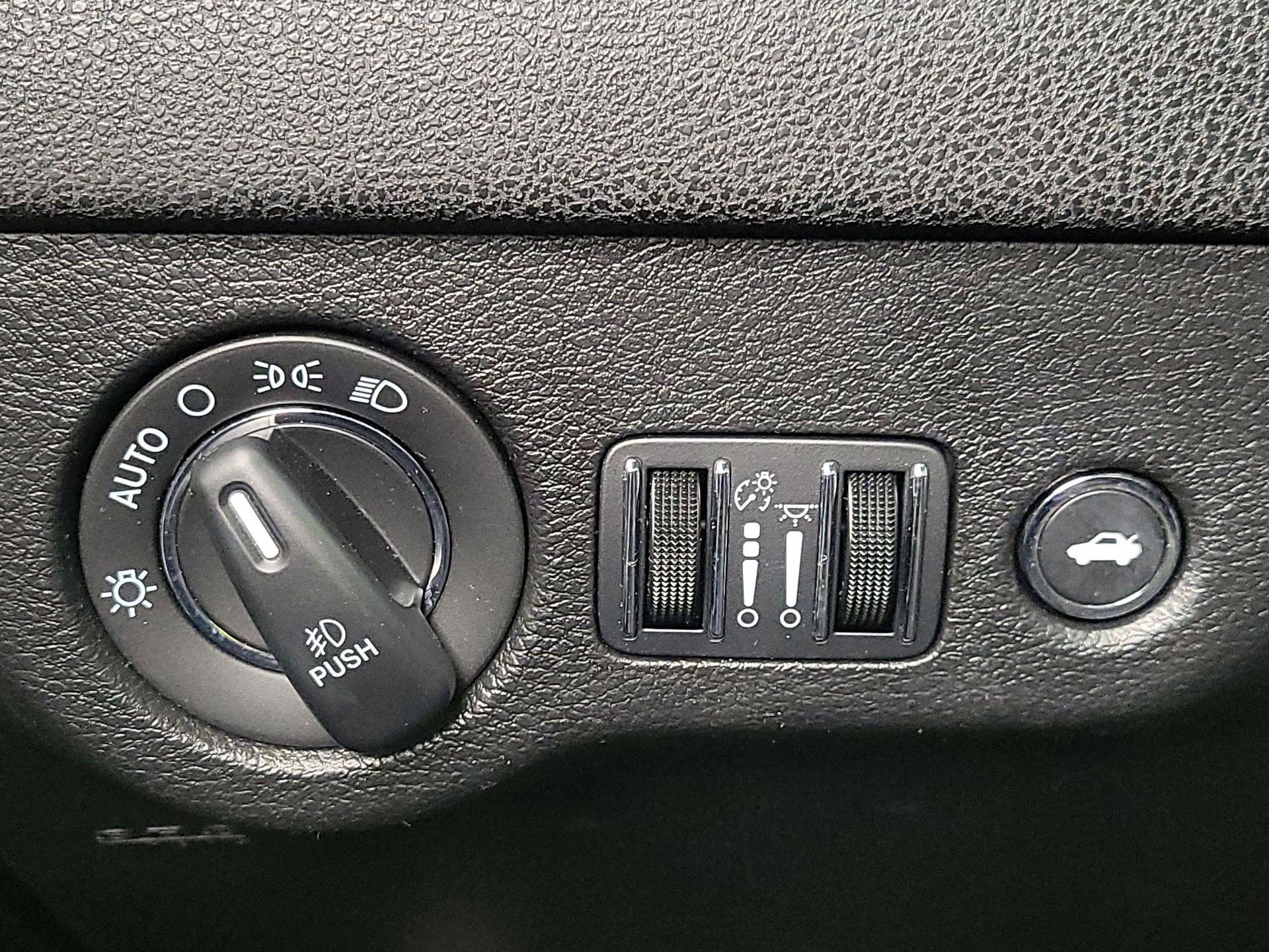 Thumbnail: 2023 Chrysler 300 - 13