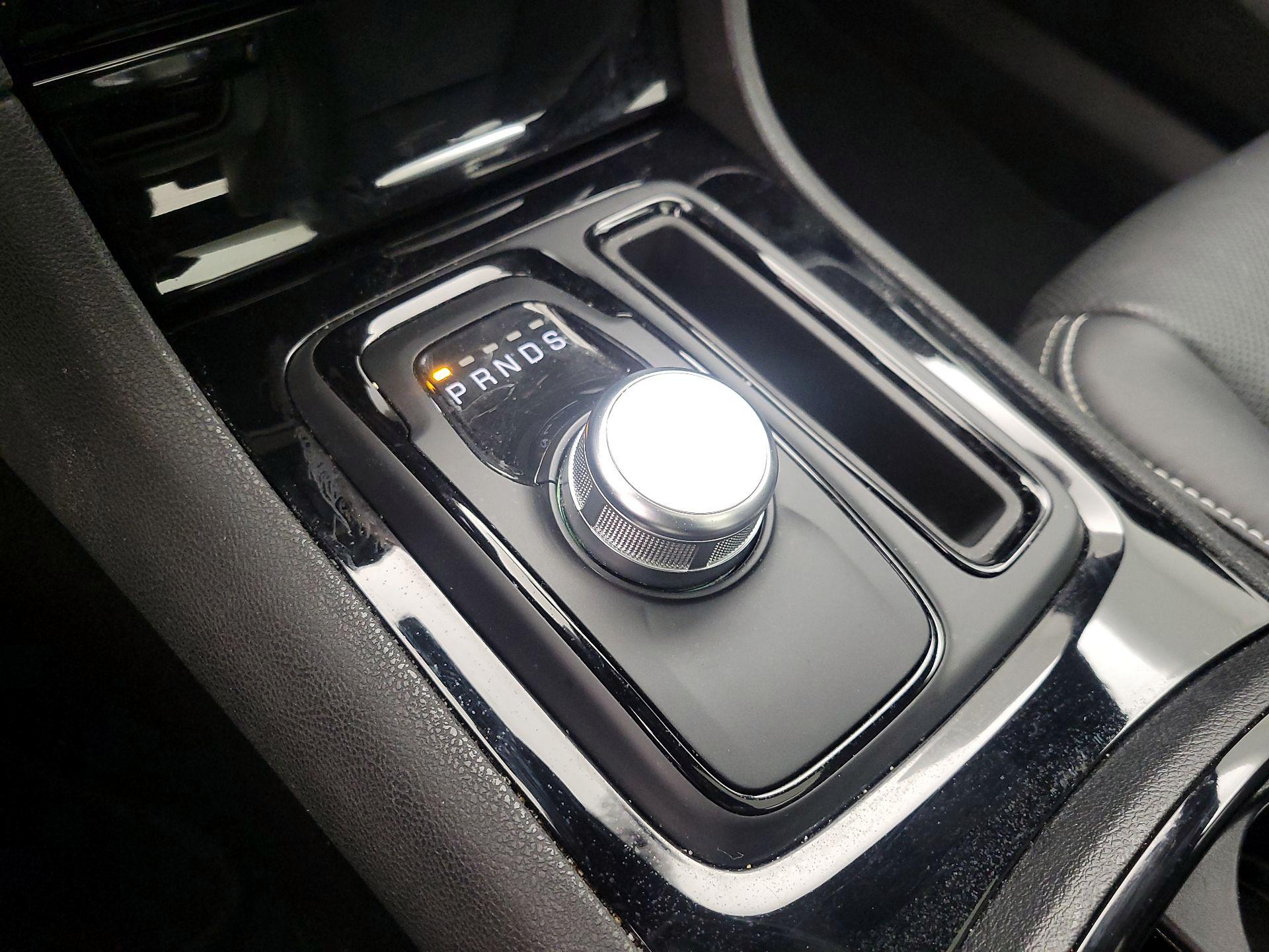 Thumbnail: 2023 Chrysler 300 - 18