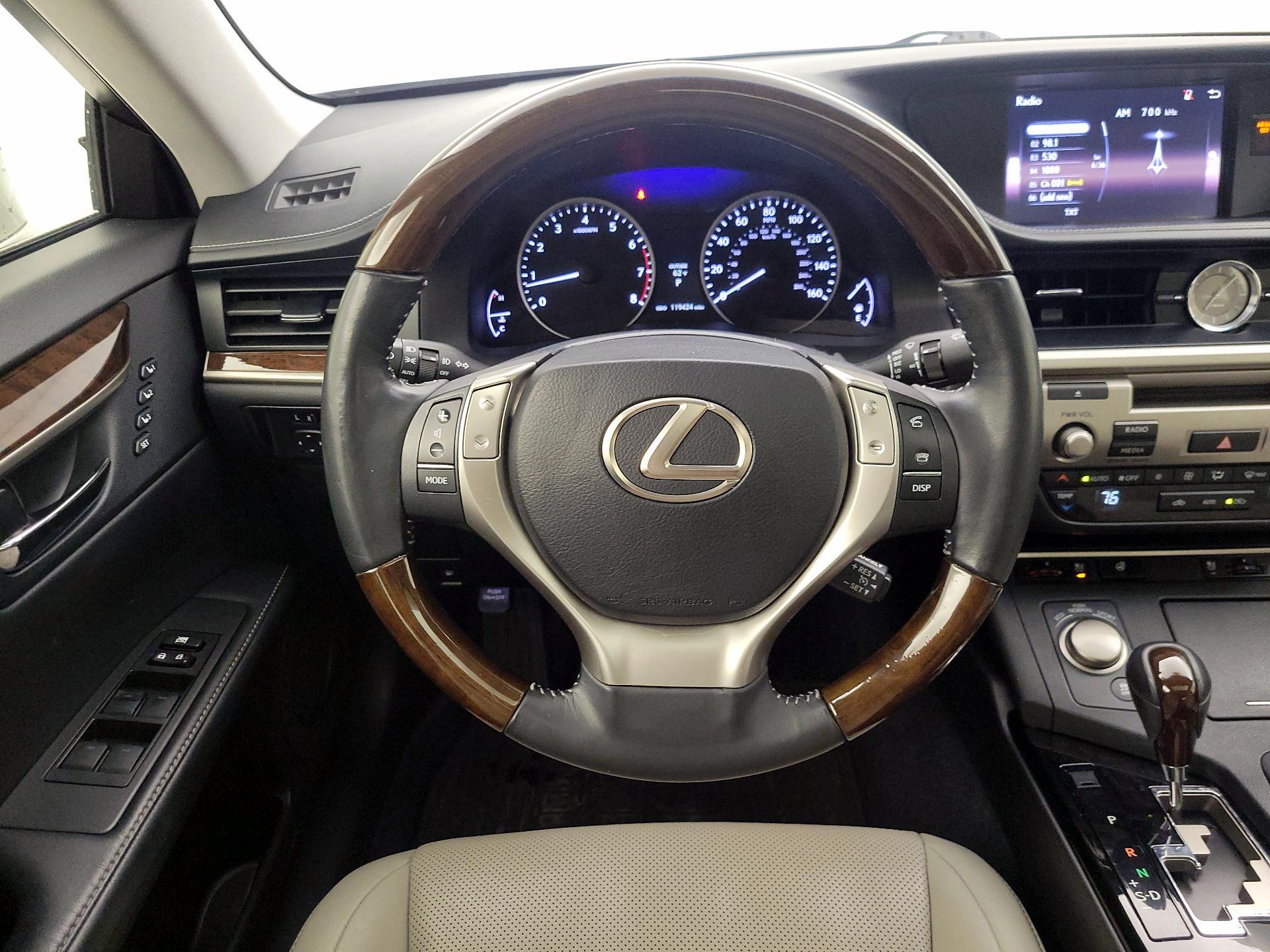 Thumbnail: 2015 Lexus ES - 10