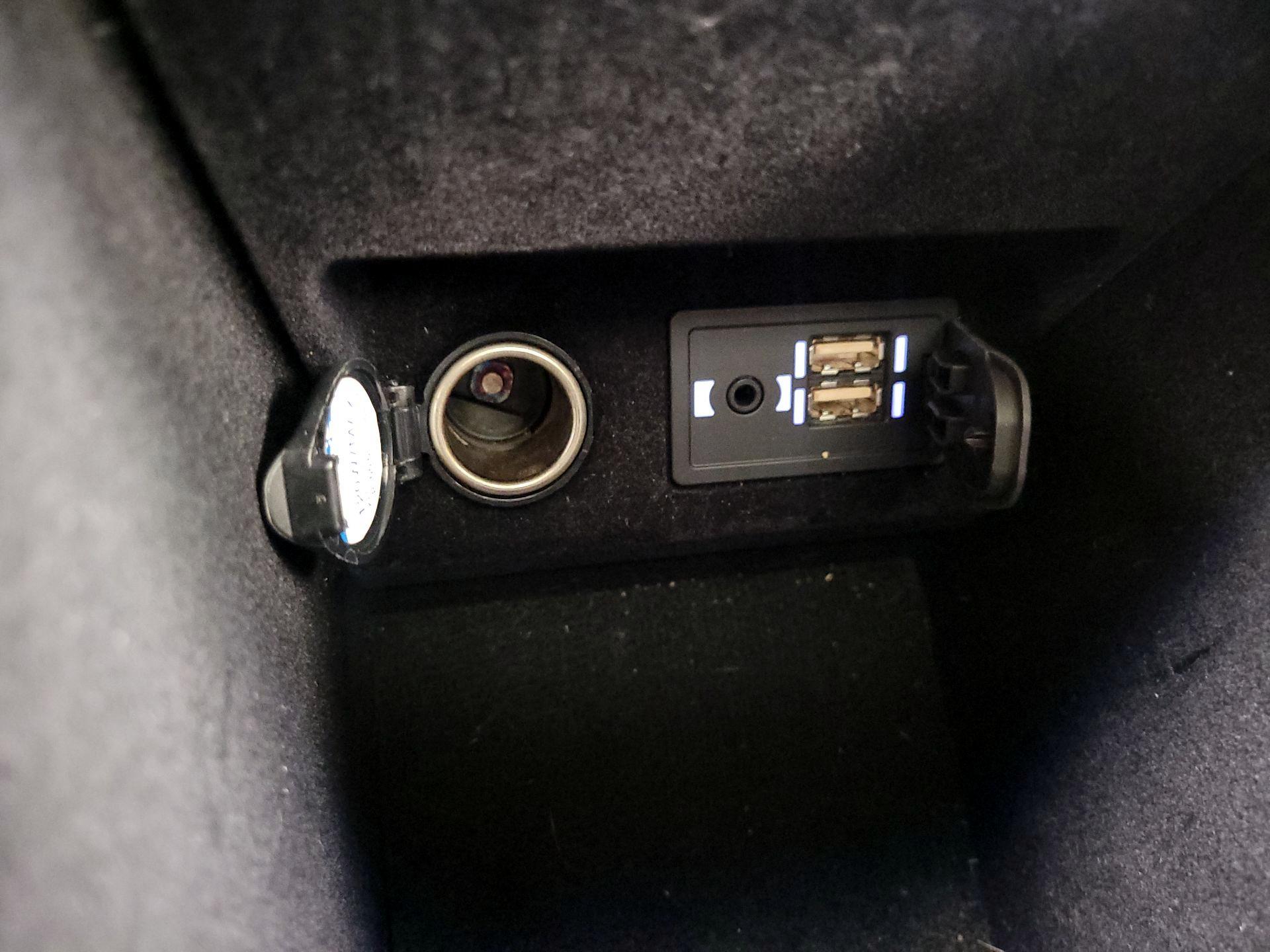 Thumbnail: 2015 Lexus ES - 18