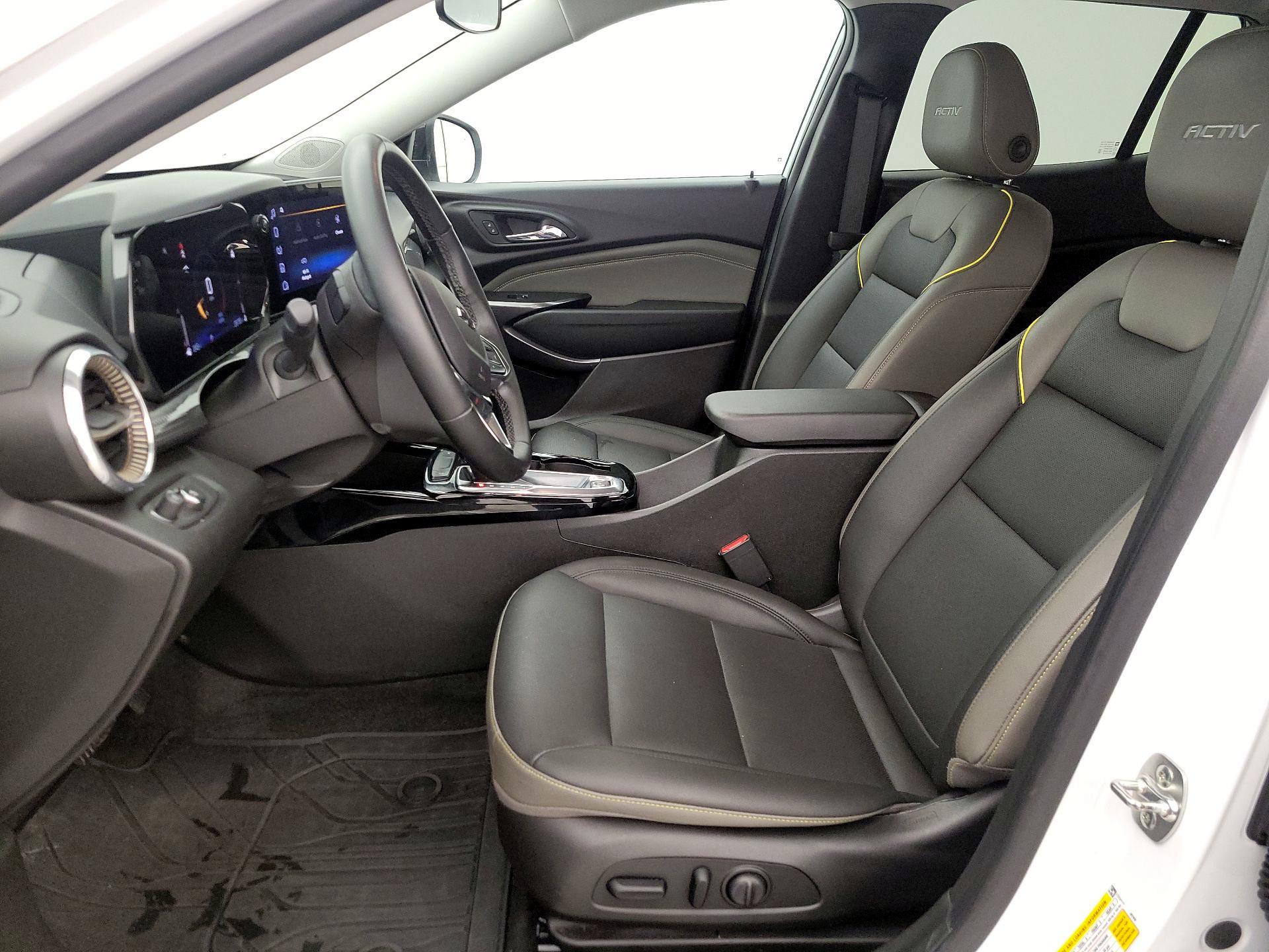 Thumbnail: 2025 Chevrolet Trax - 11