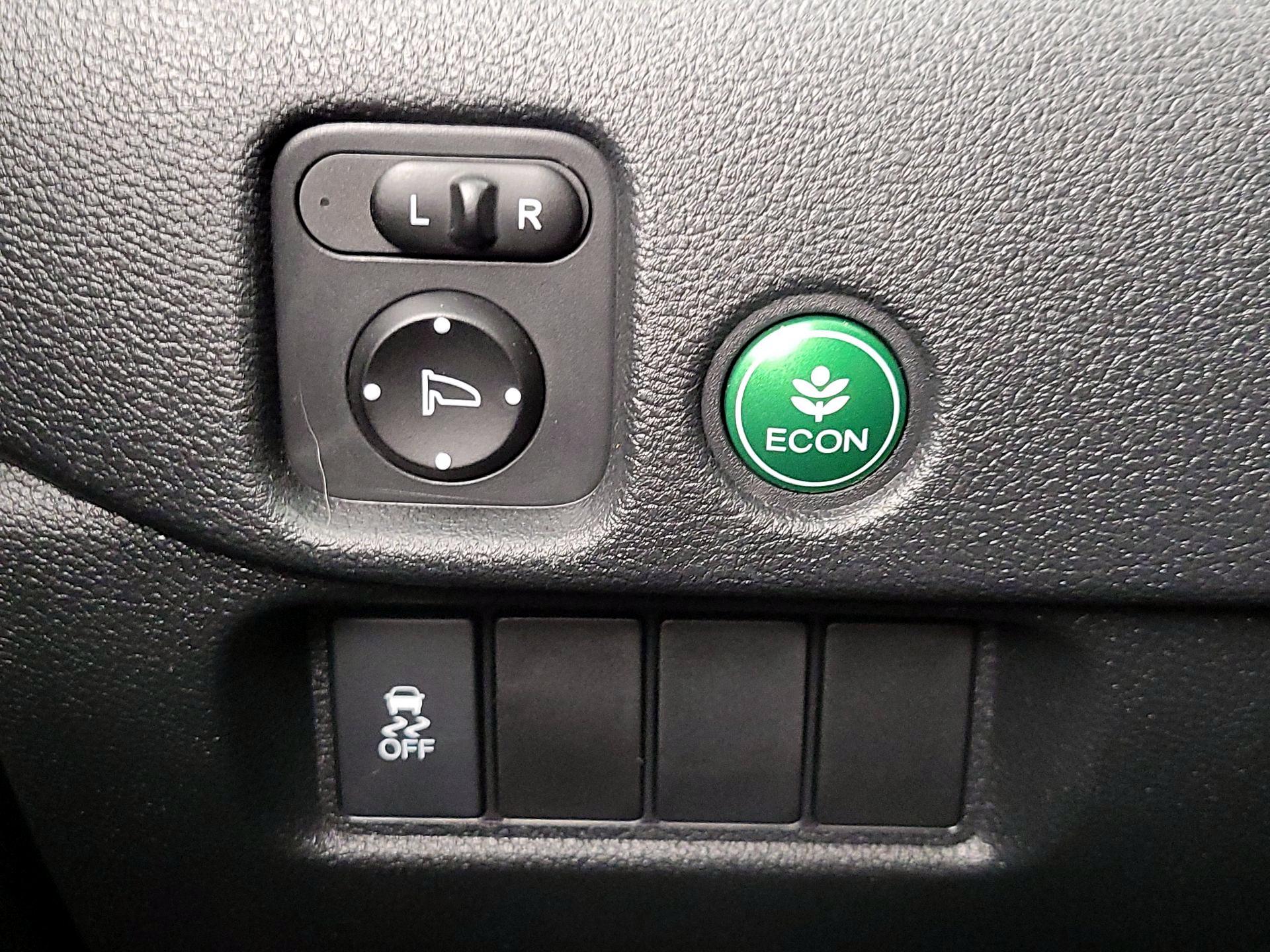 Thumbnail: 2016 Honda Pilot - 13