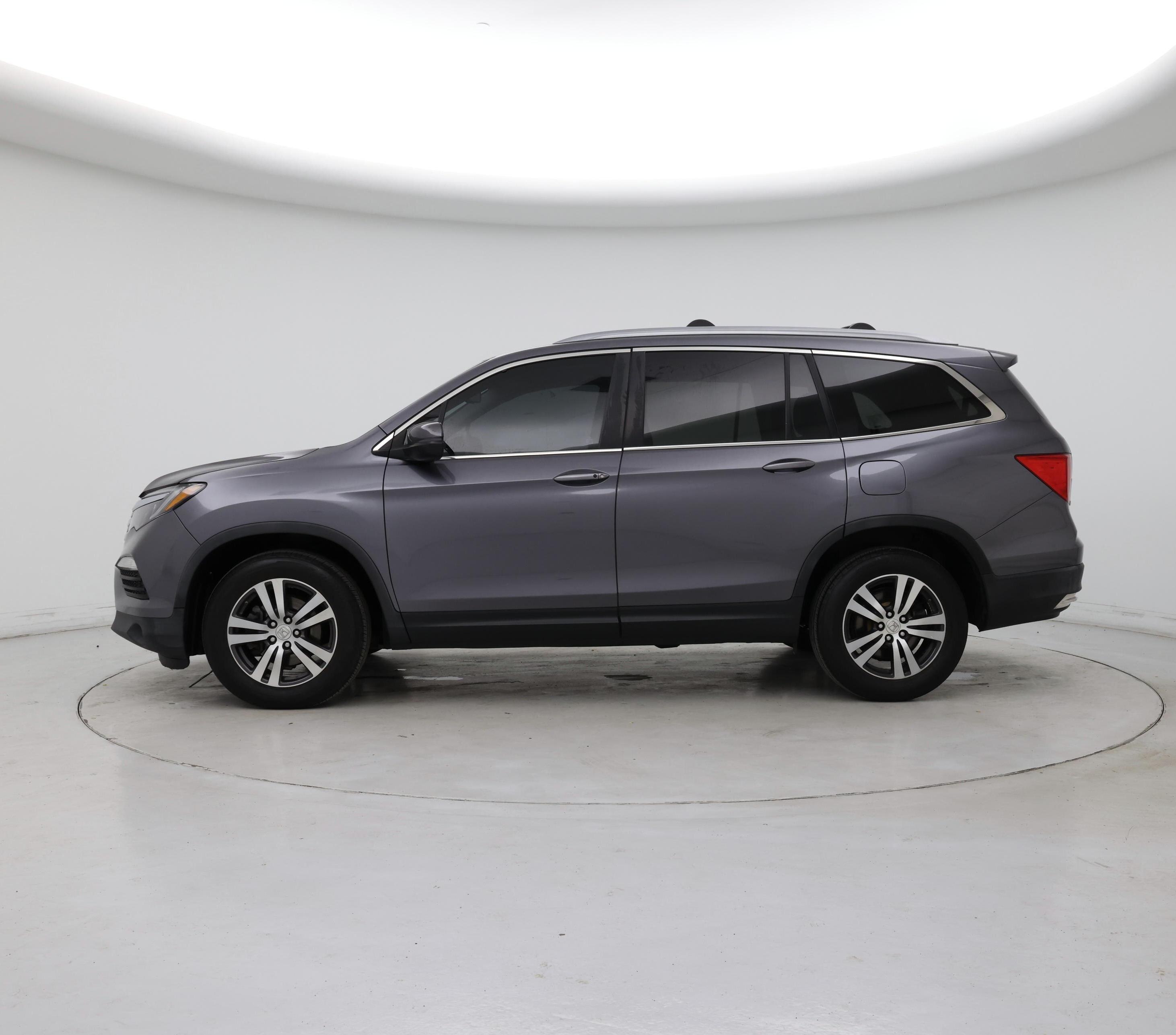 Thumbnail: 2016 Honda Pilot - 3