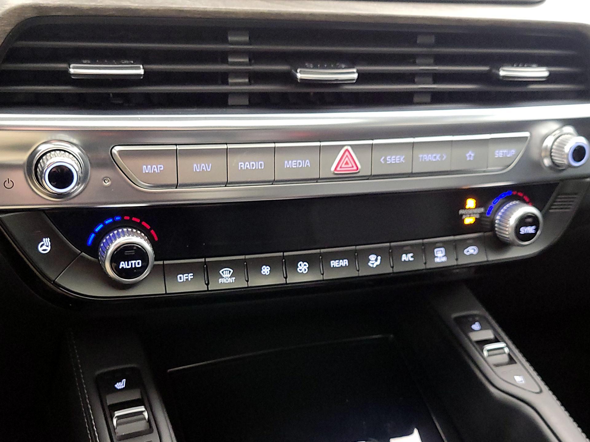 Thumbnail: 2021 Kia Telluride - 17