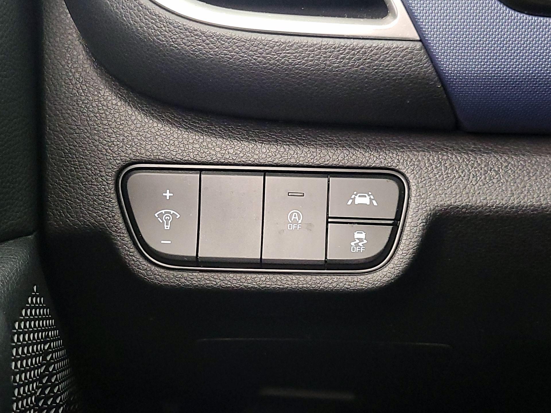 Thumbnail: 2023 Kia Seltos - 13