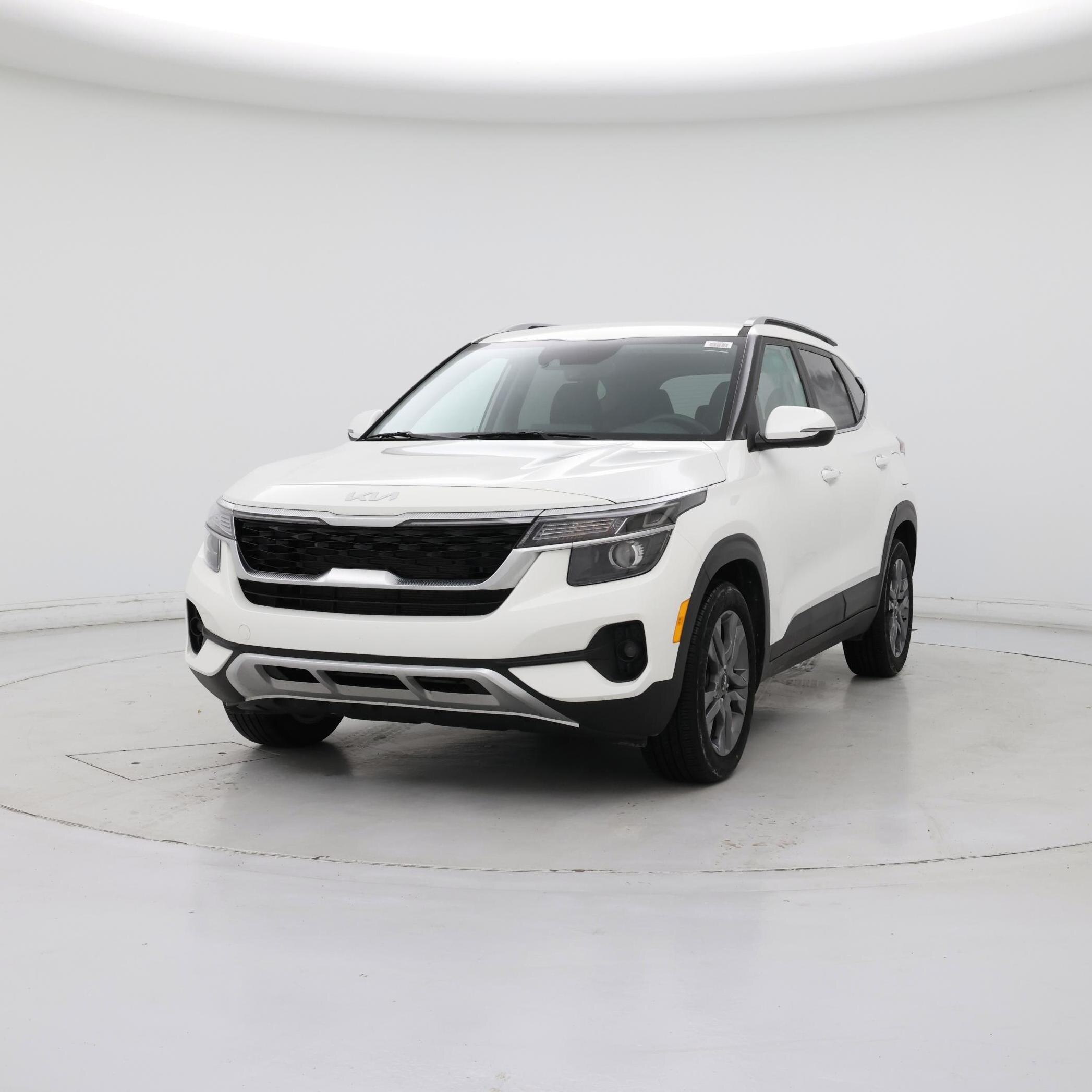 Thumbnail: 2023 Kia Seltos - 4