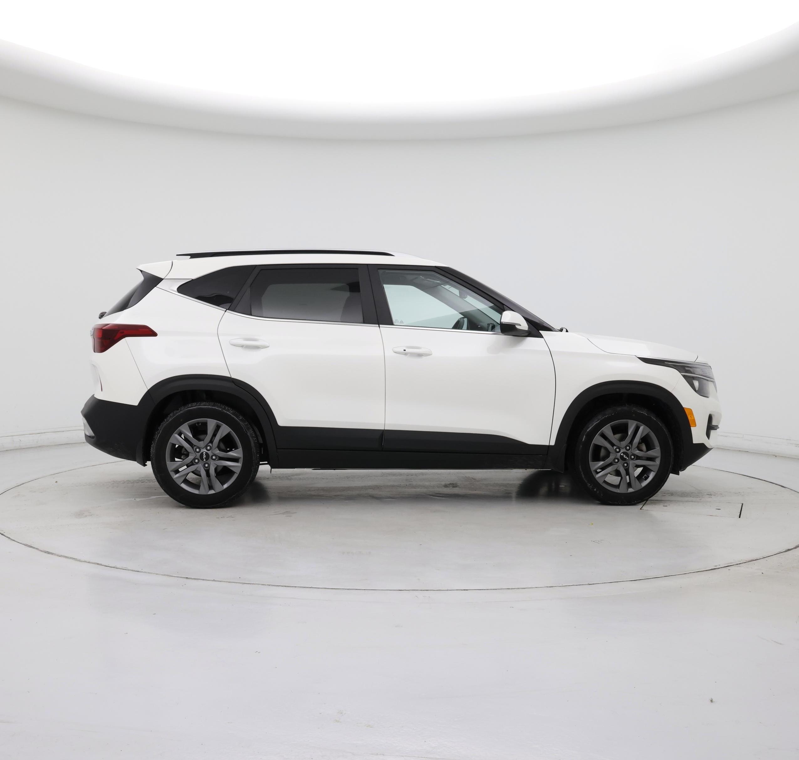 Thumbnail: 2023 Kia Seltos - 7