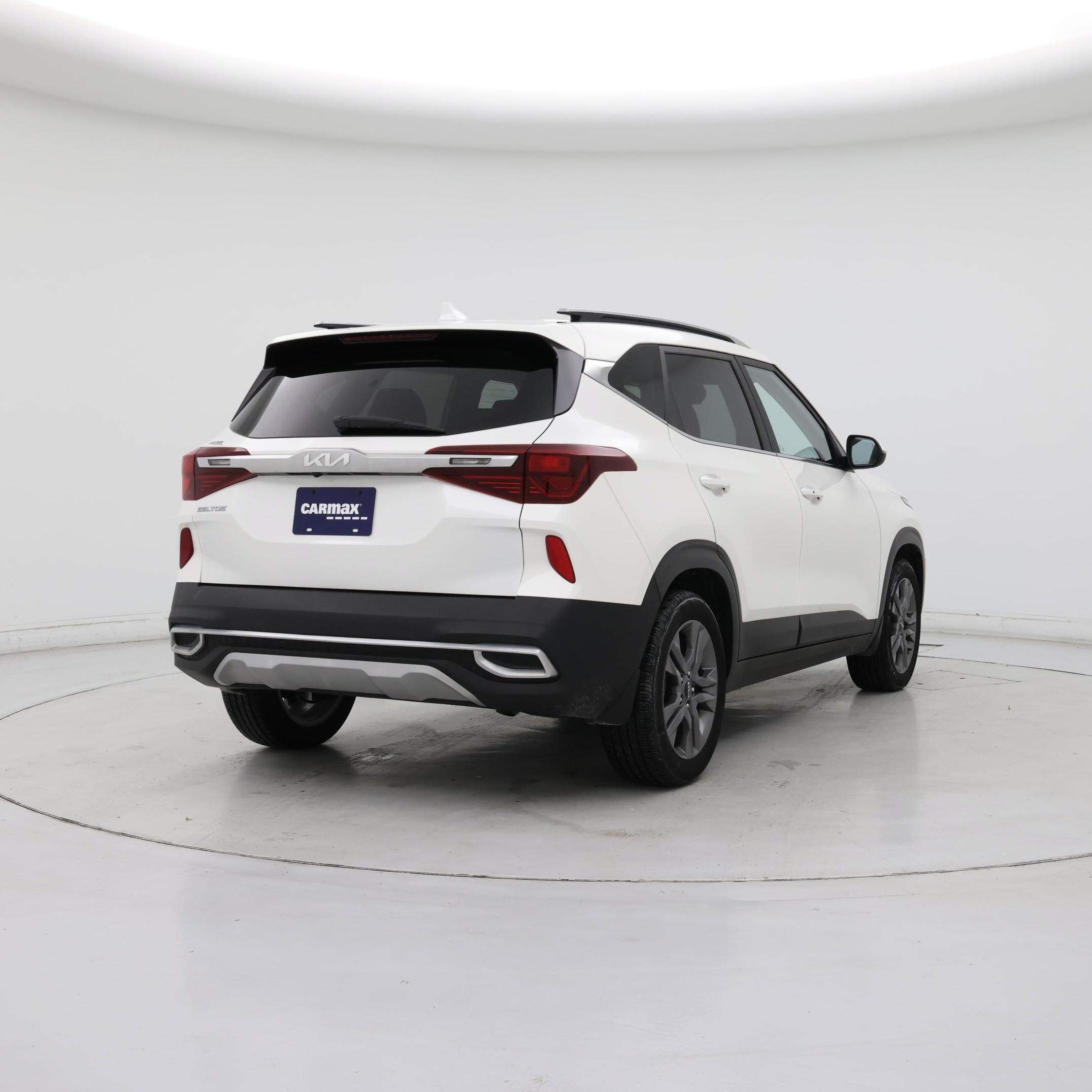 Thumbnail: 2023 Kia Seltos - 8