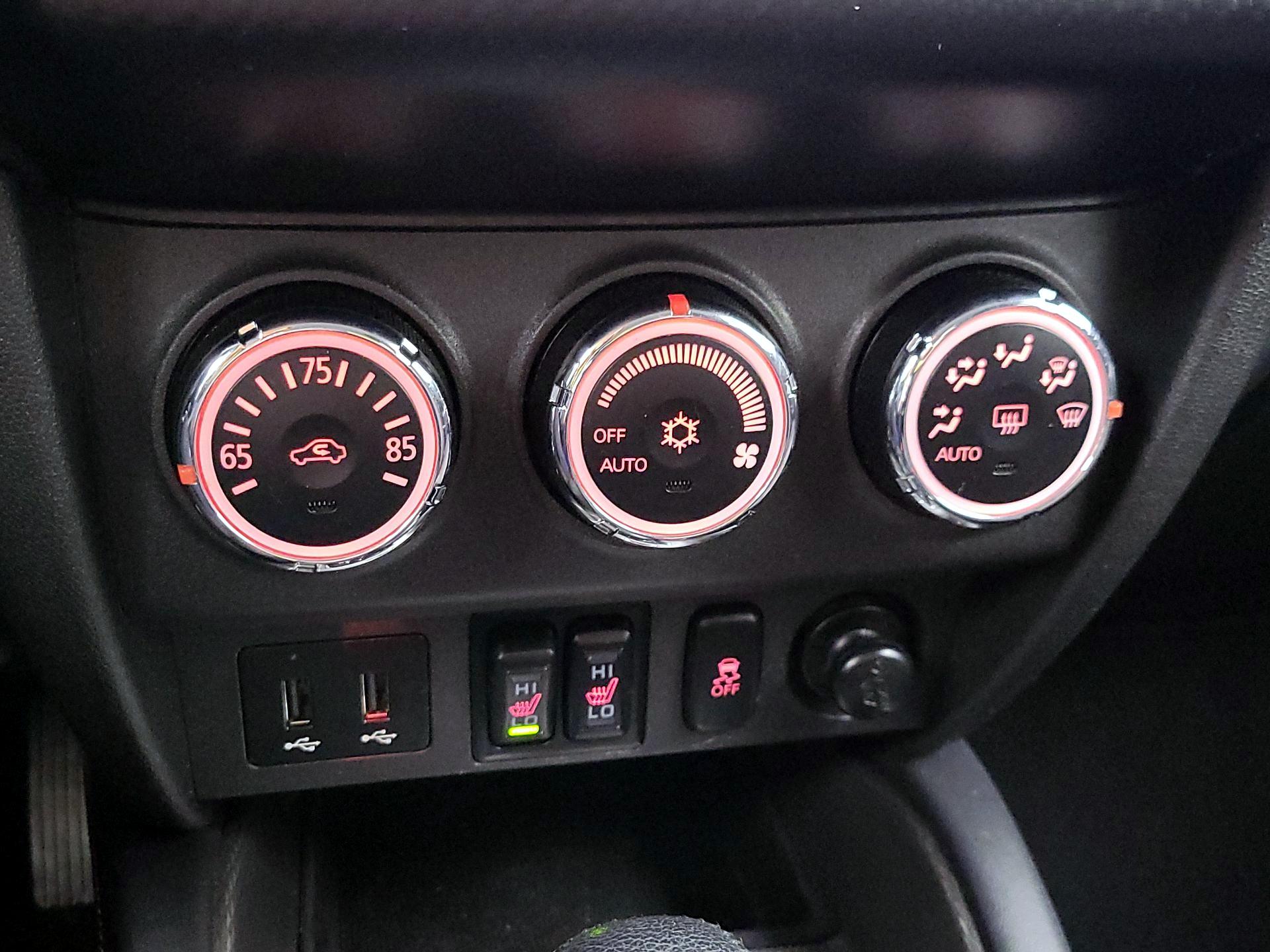 Thumbnail: 2019 Mitsubishi Outlander Sport - 16