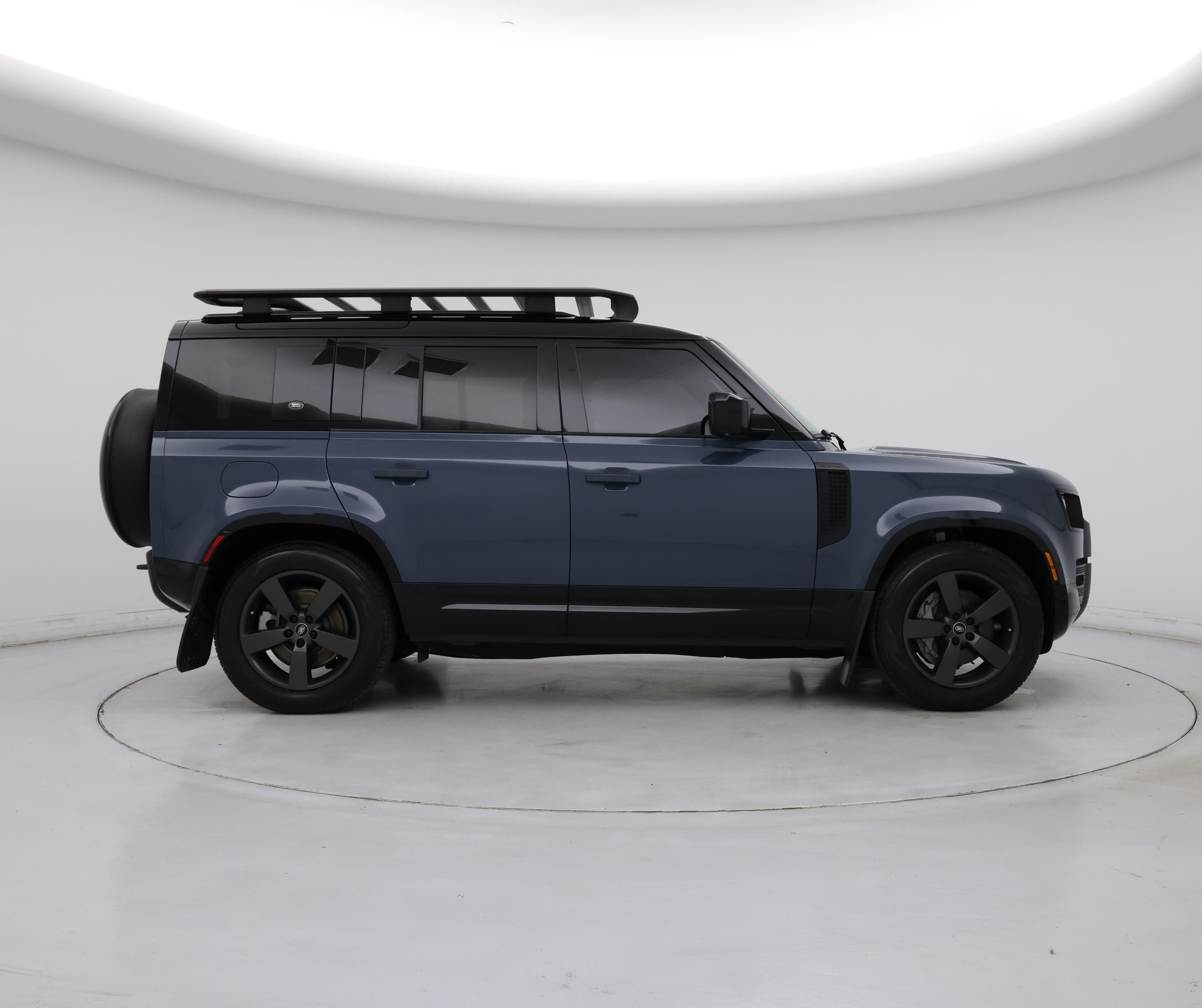 Thumbnail: 2023 Land Rover Defender - 7