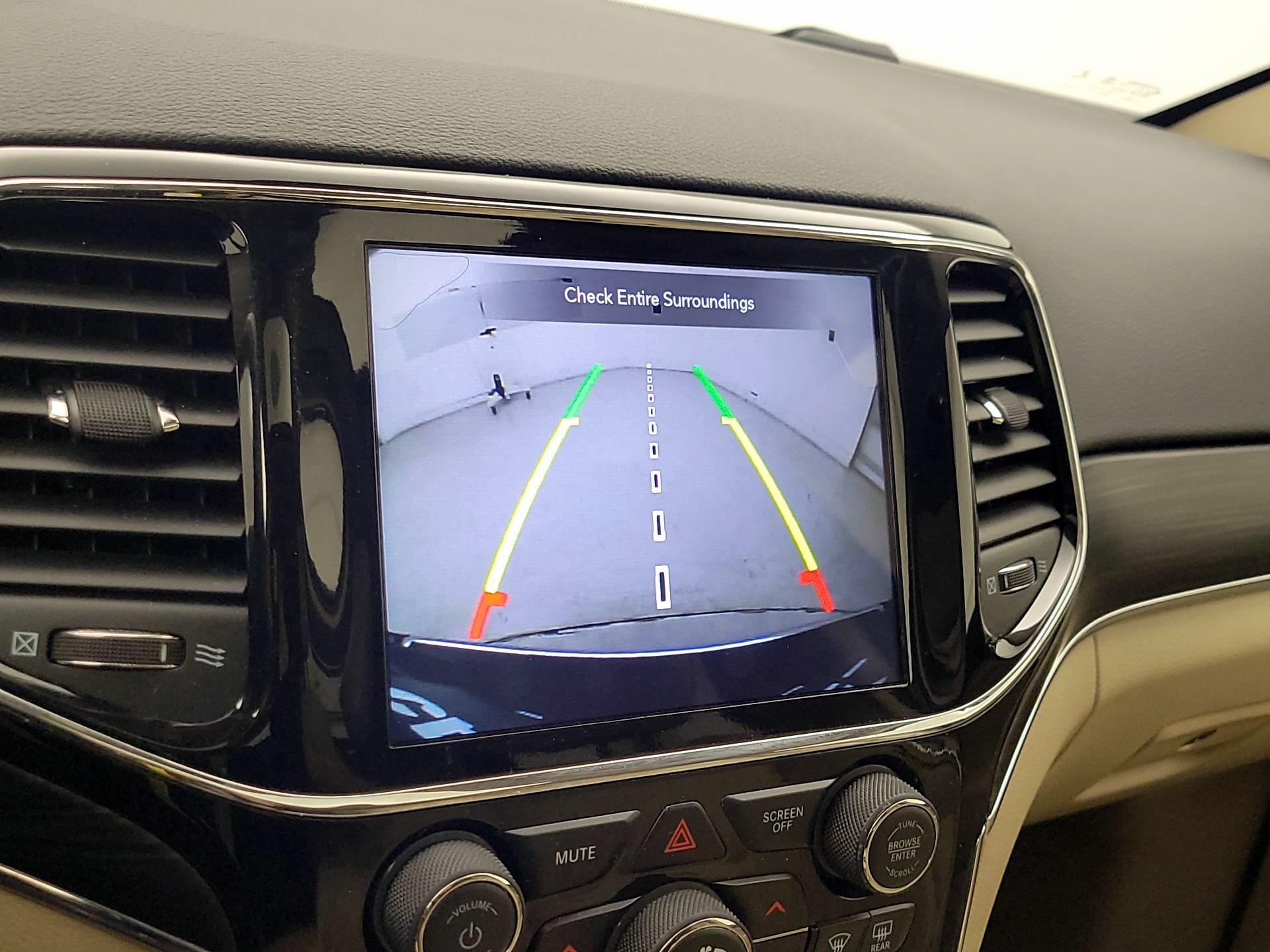 Thumbnail: 2020 Jeep Grand Cherokee - 15