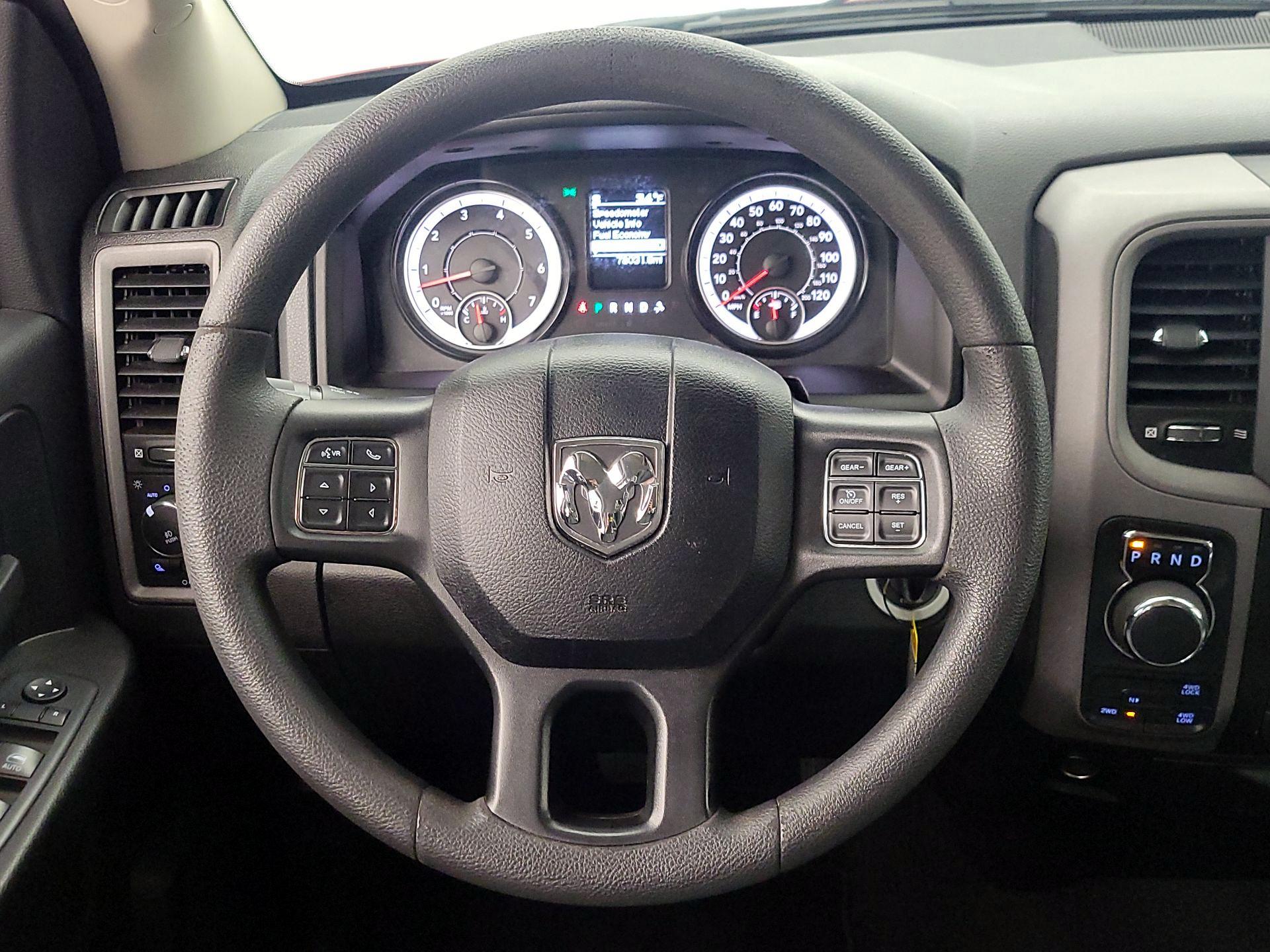 Thumbnail: 2019 RAM 1500 Classic - 10