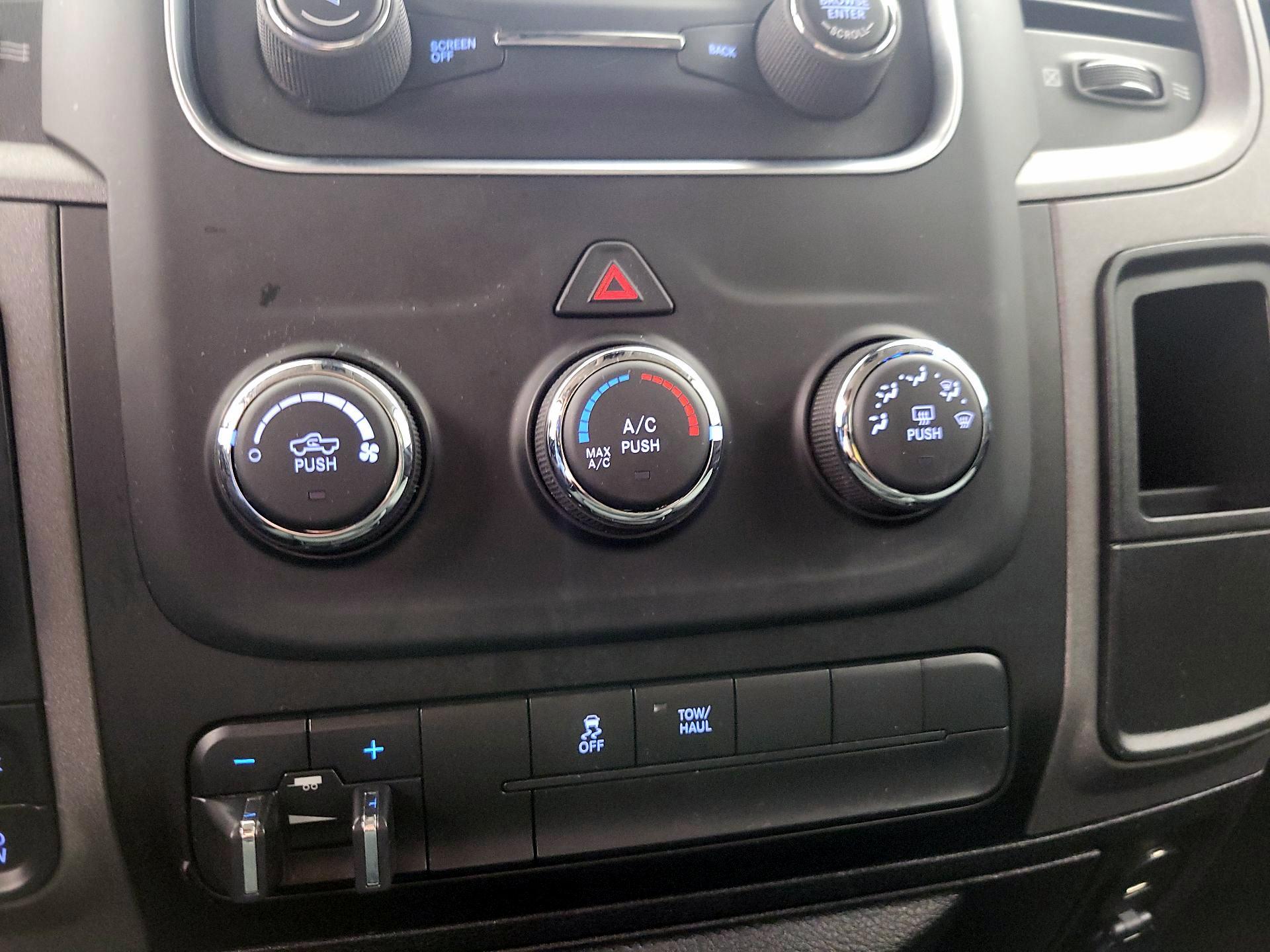 Thumbnail: 2019 RAM 1500 Classic - 16