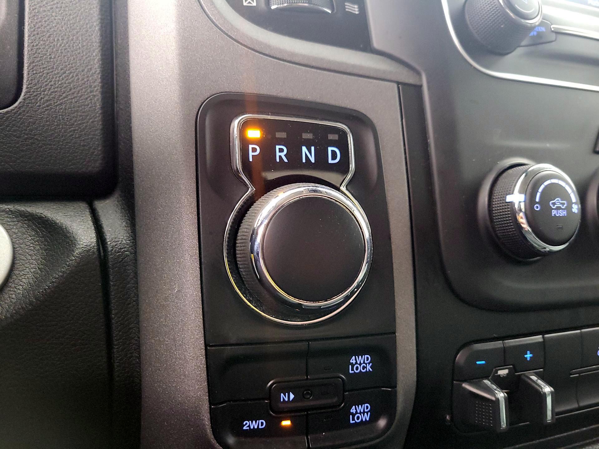 Thumbnail: 2019 RAM 1500 Classic - 17