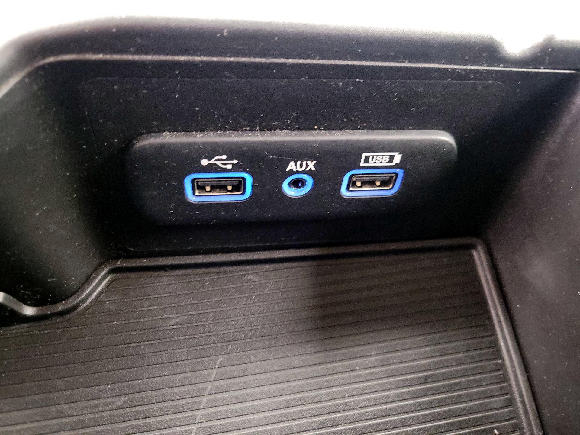 Thumbnail: 2019 RAM 1500 Classic - 18