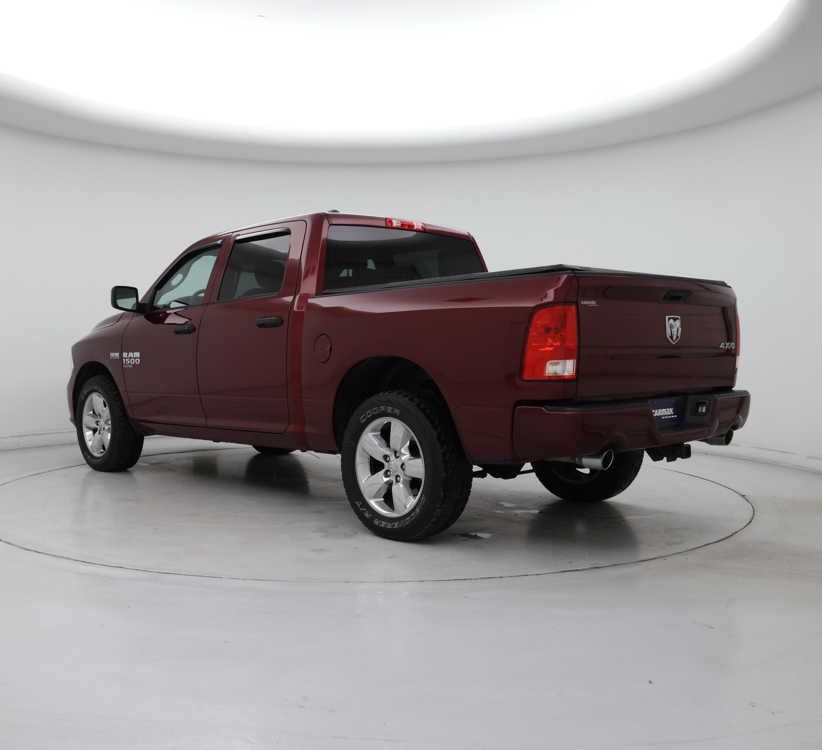 Thumbnail: 2019 RAM 1500 Classic - 2