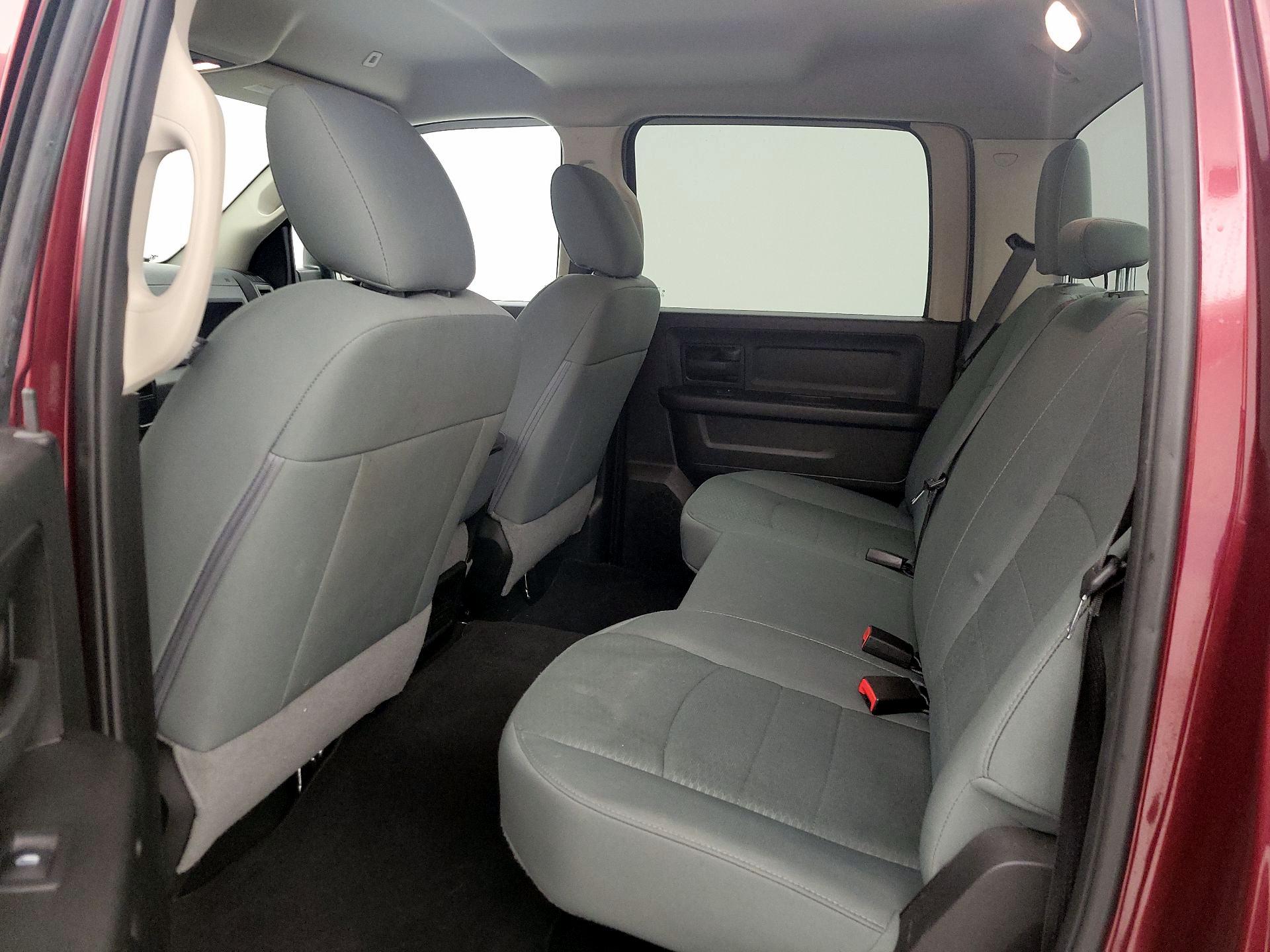 Thumbnail: 2019 RAM 1500 Classic - 19