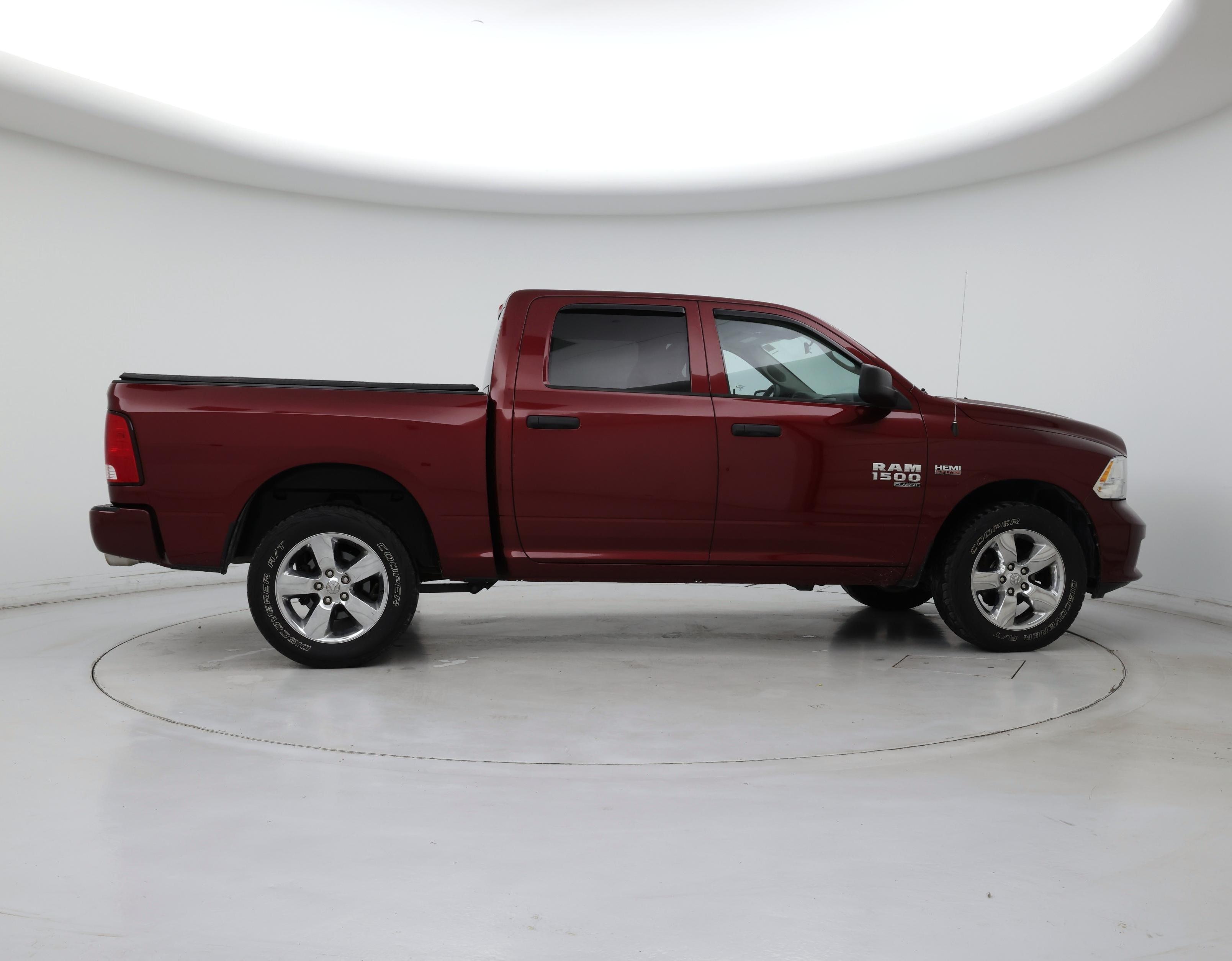 Thumbnail: 2019 RAM 1500 Classic - 7