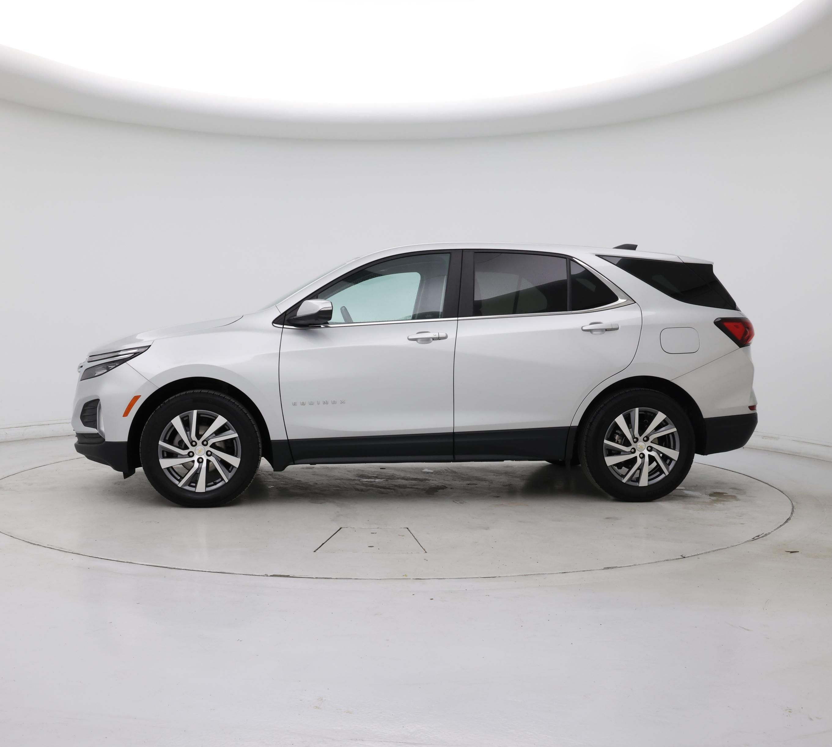 Thumbnail: 2022 Chevrolet Equinox - 3
