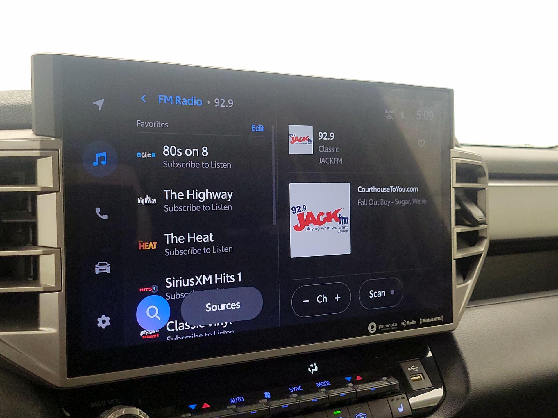 Thumbnail: 2023 Toyota Tundra - 15