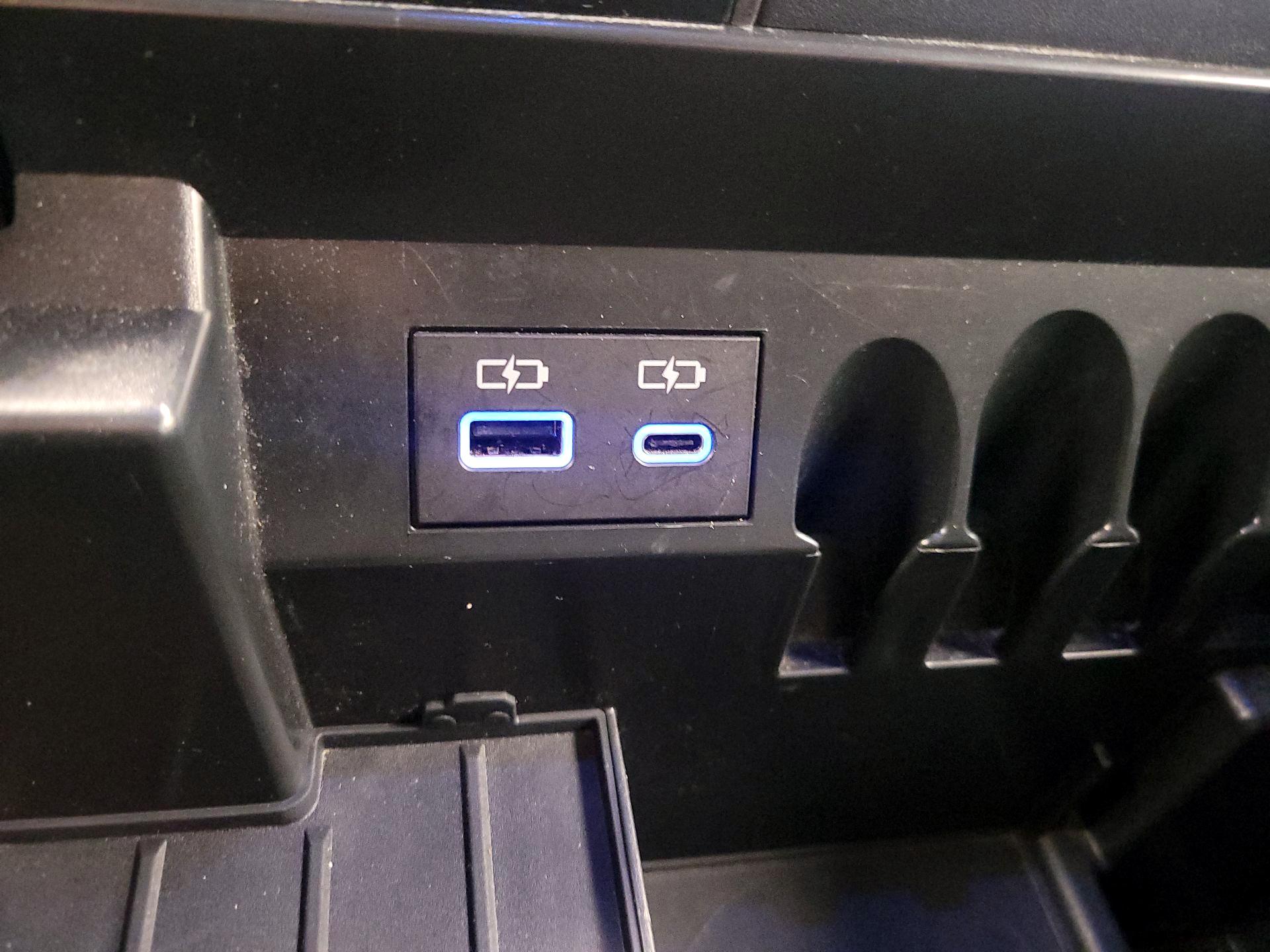 Thumbnail: 2023 Toyota Tundra - 18