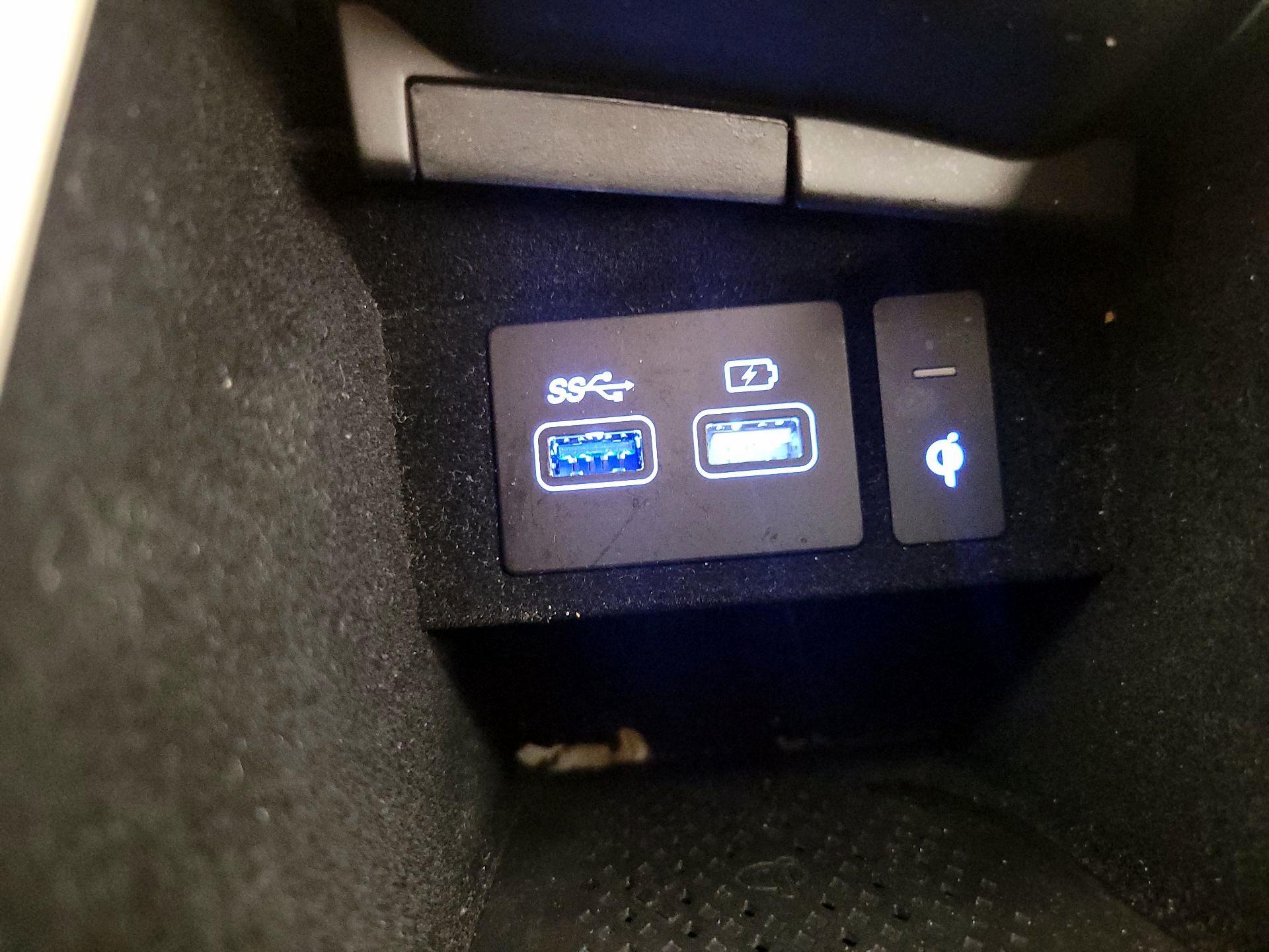 Thumbnail: 2023 Genesis GV70 - 19