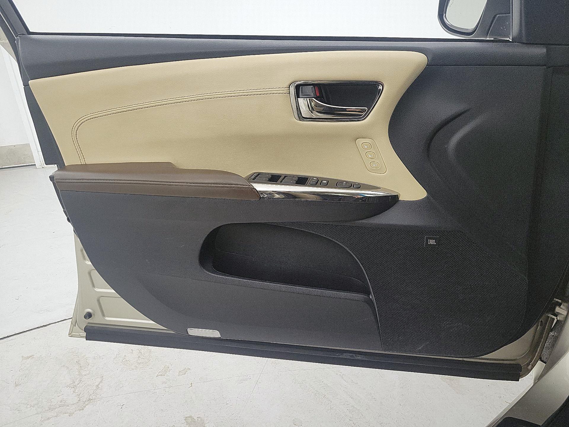 Thumbnail: 2015 Toyota Avalon - 12