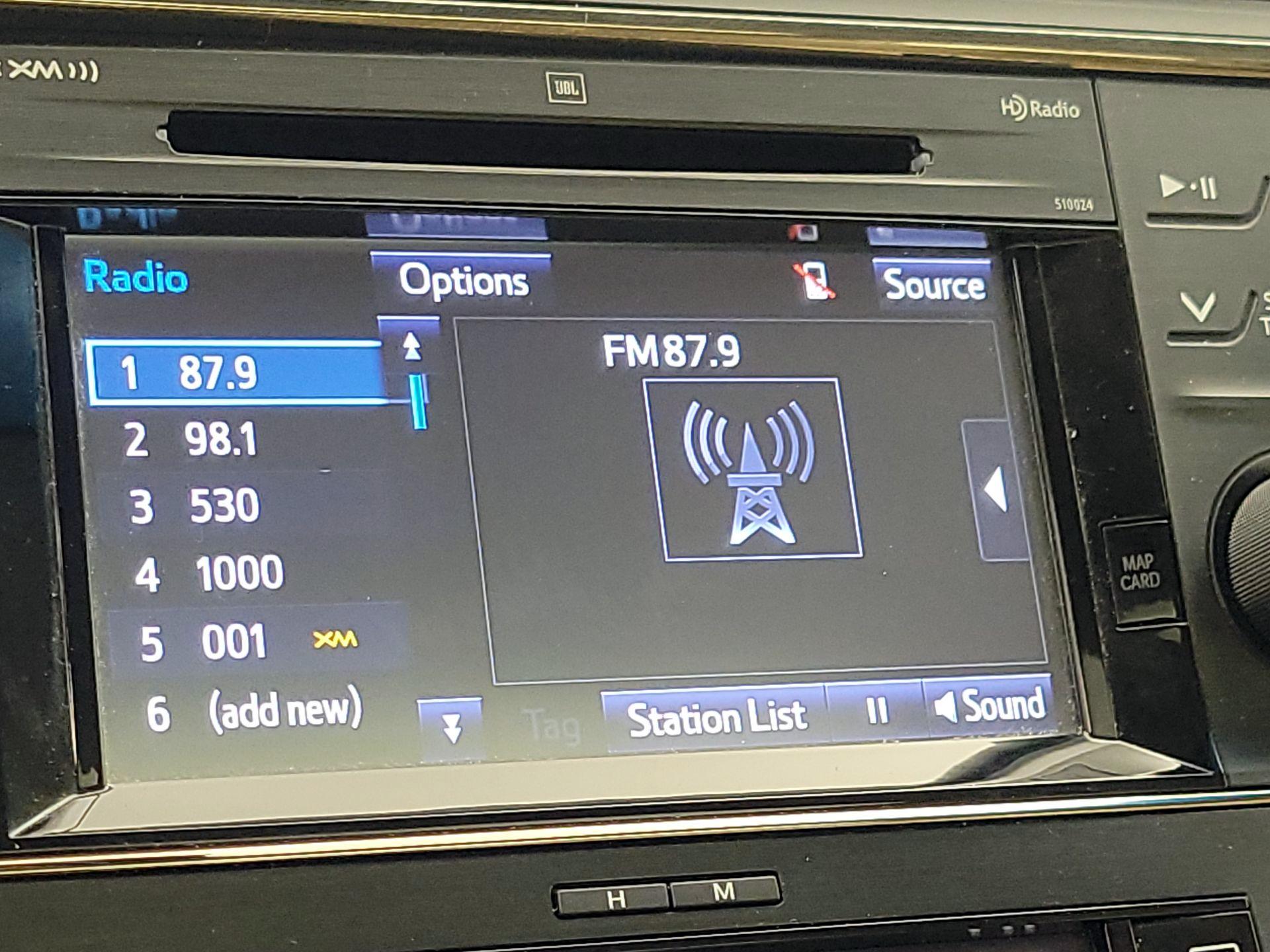 Thumbnail: 2015 Toyota Avalon - 16