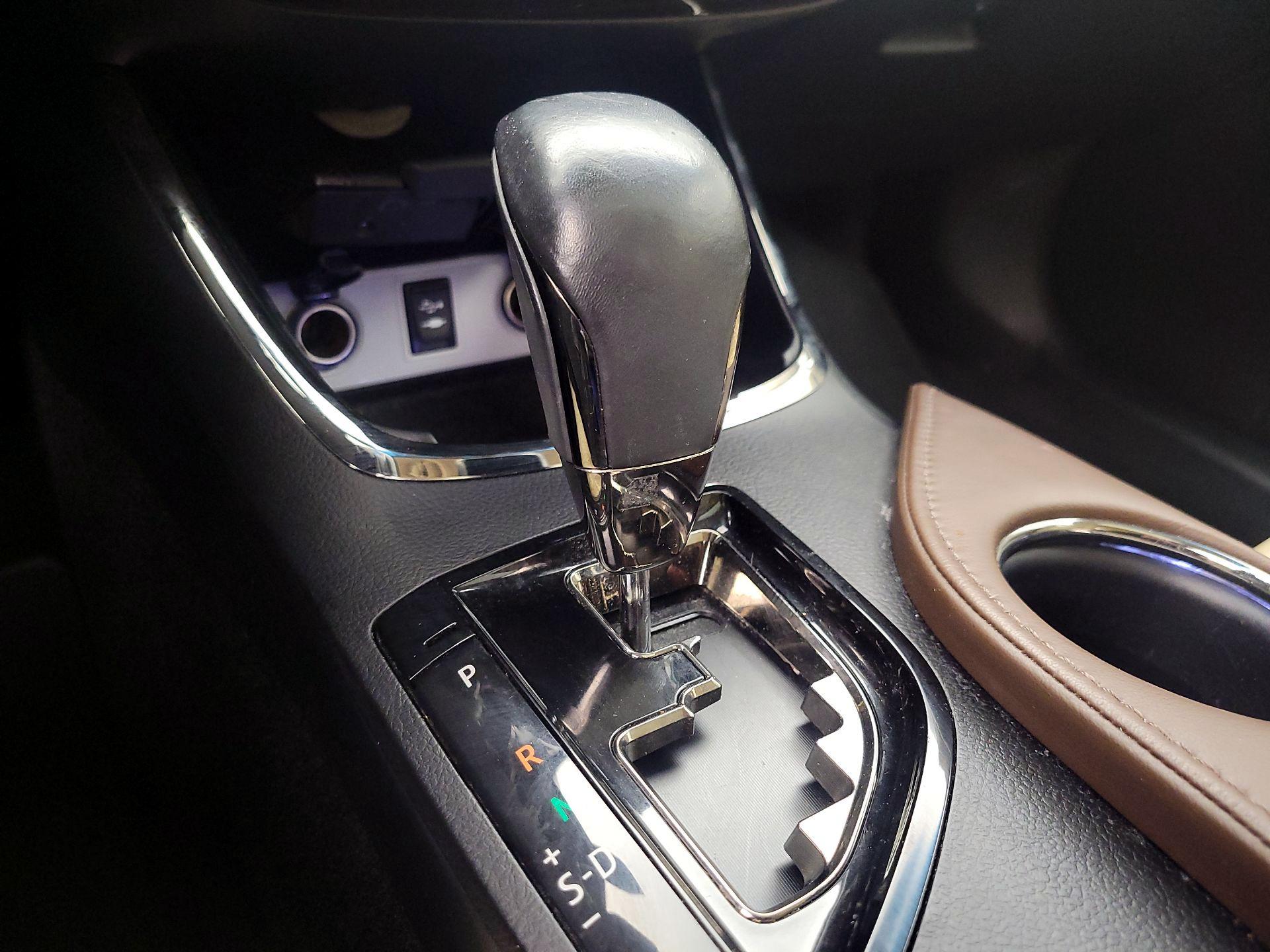 Thumbnail: 2015 Toyota Avalon - 18